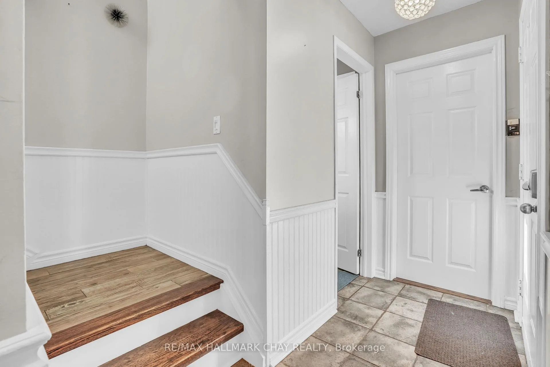 Photo 13 of 30 Rosenfeld Drive, Barrie, Grove East — HOMEH