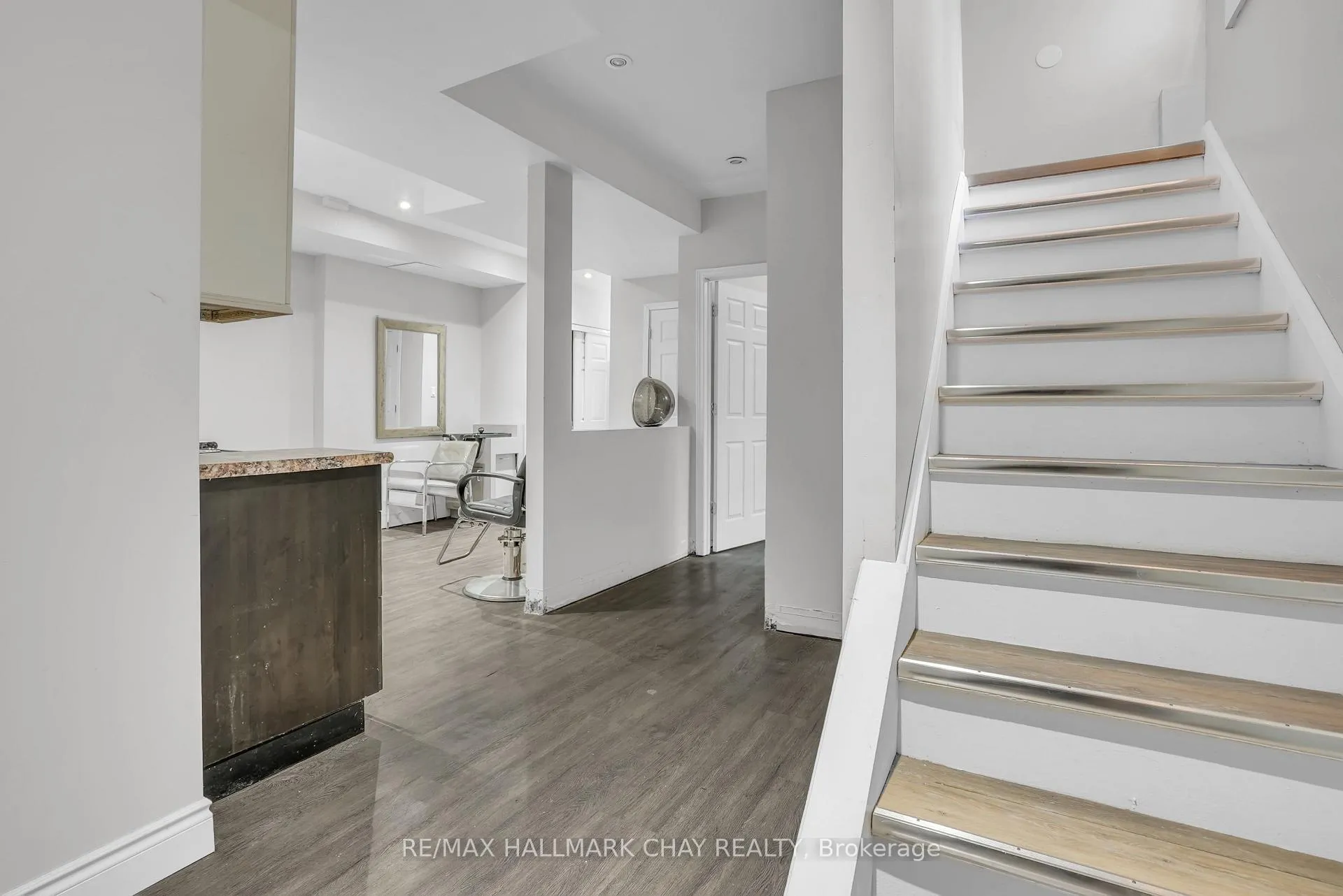Photo 14 of 30 Rosenfeld Drive, Barrie, Grove East — HOMEH