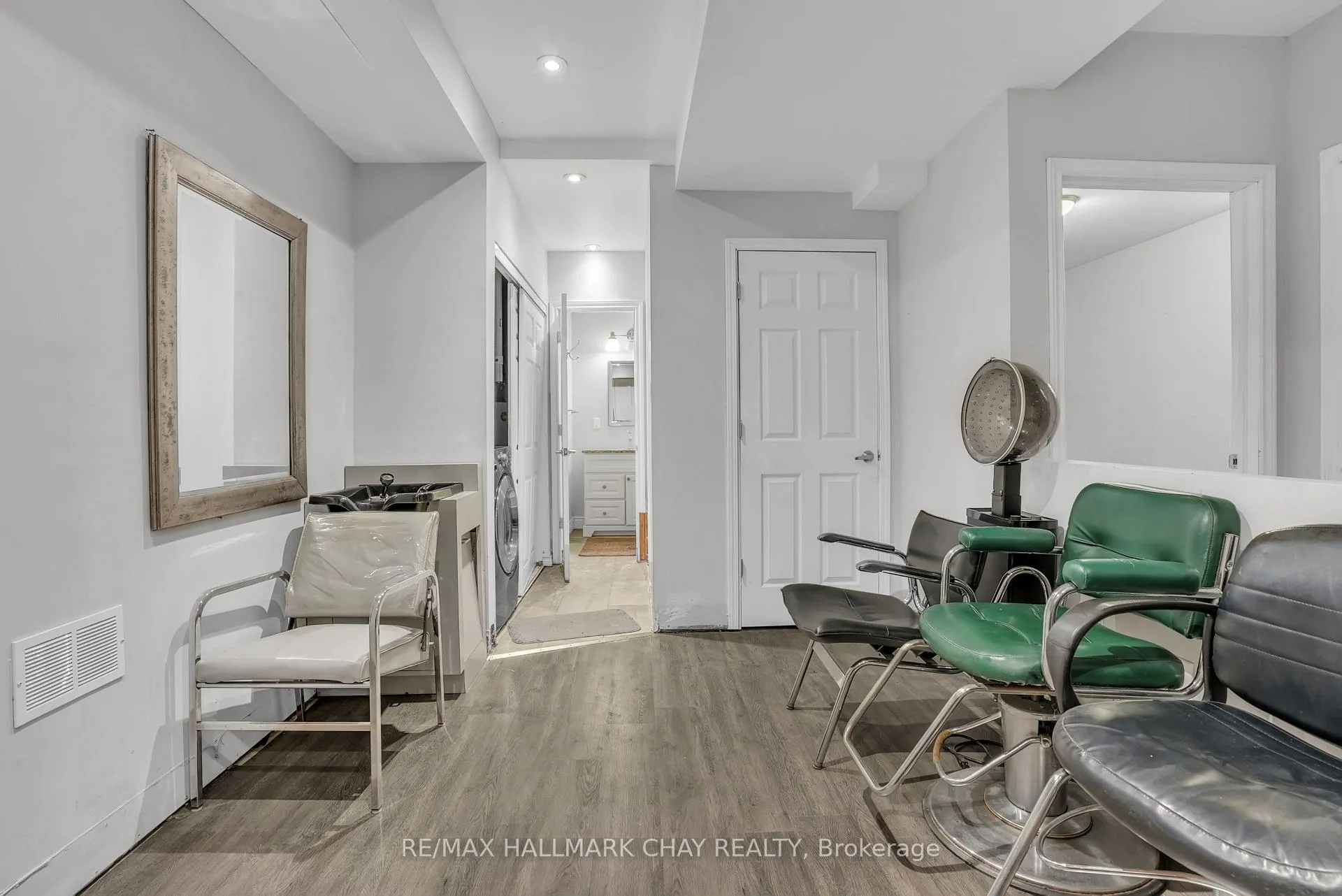 Photo 15 of 30 Rosenfeld Drive, Barrie, Grove East — HOMEH