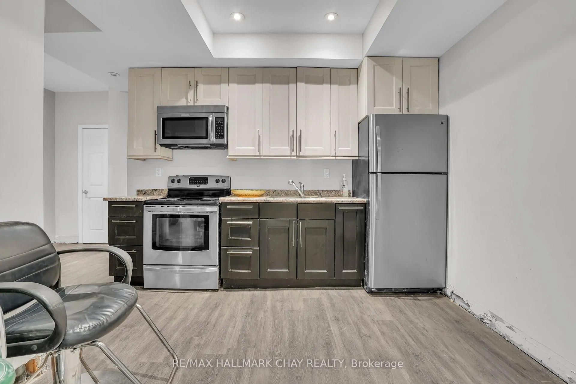 Photo 16 of 30 Rosenfeld Drive, Barrie, Grove East — HOMEH
