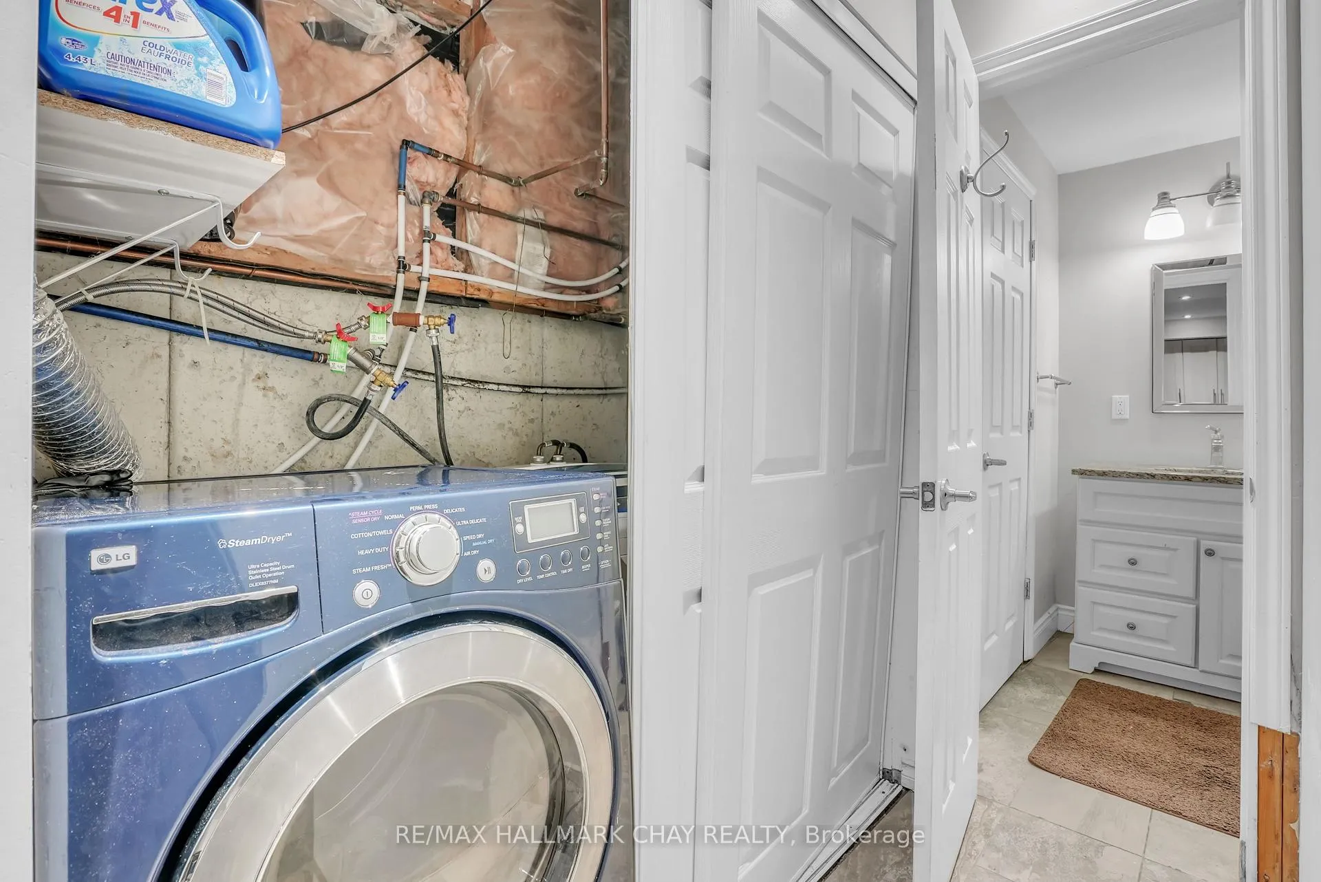 Photo 17 of 30 Rosenfeld Drive, Barrie, Grove East — HOMEH