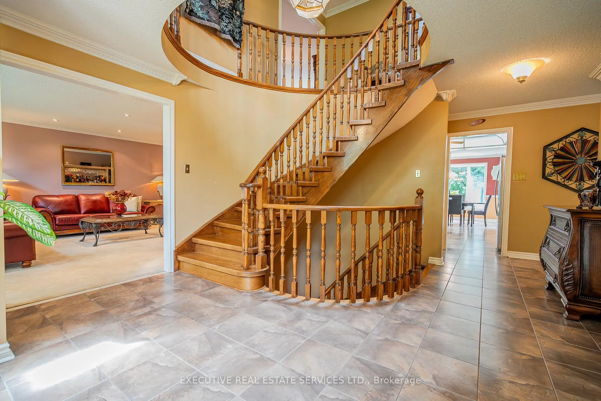 Photo 4 of 503 Conservation Drive, Brampton, Heart Lake East — HOMEH