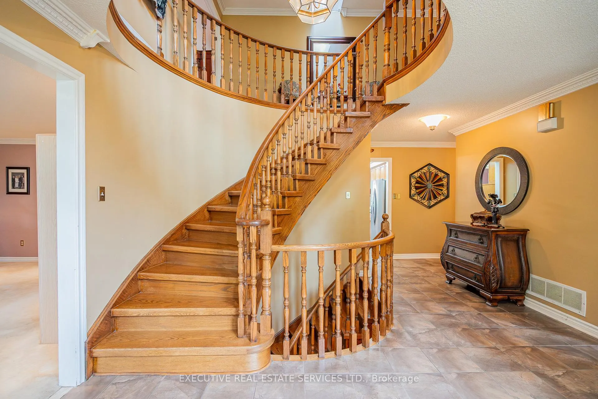 Photo 15 of 503 Conservation Drive, Brampton, Heart Lake East — HOMEH