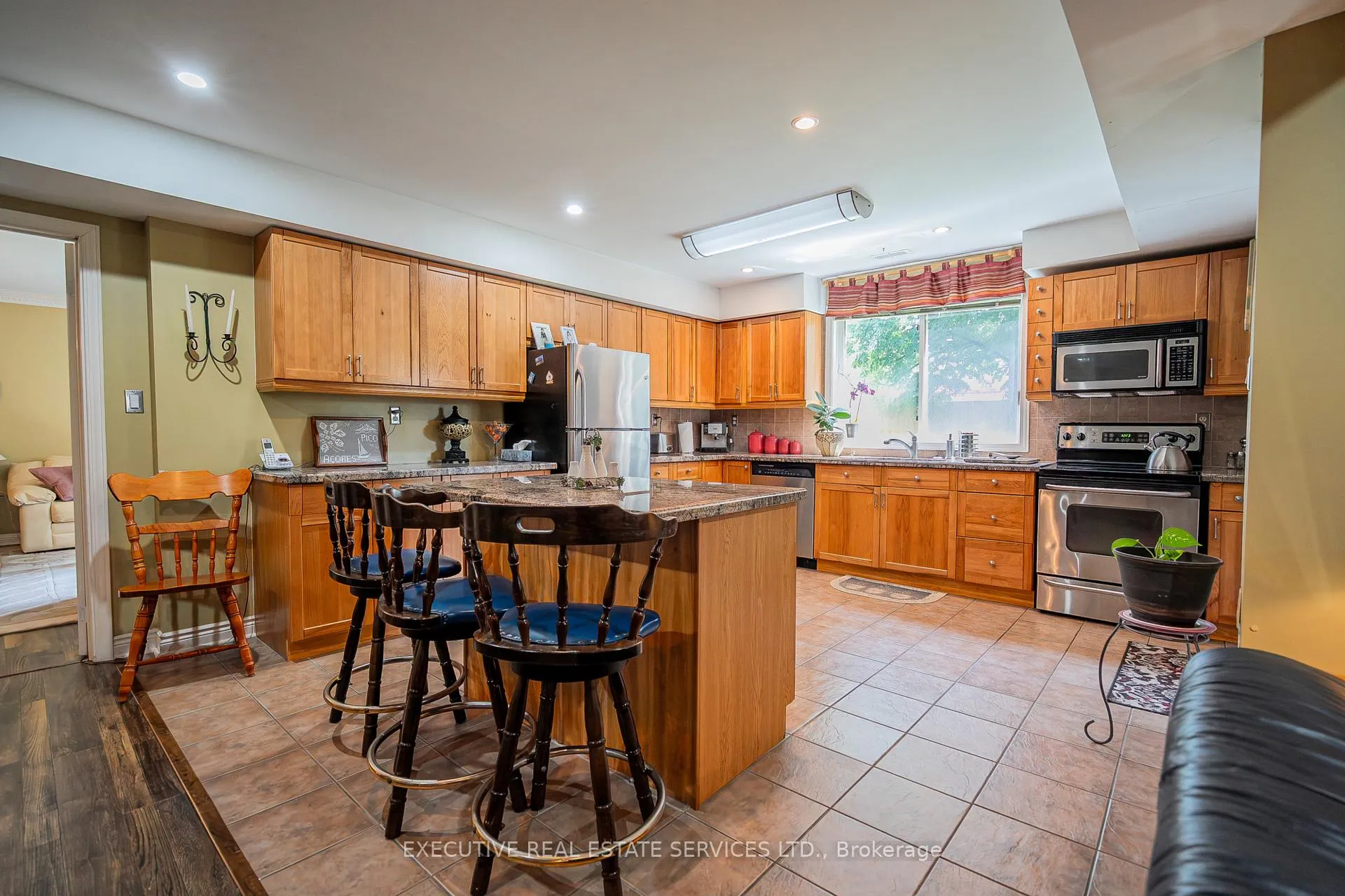 Photo 29 of 503 Conservation Drive, Brampton, Heart Lake East — HOMEH