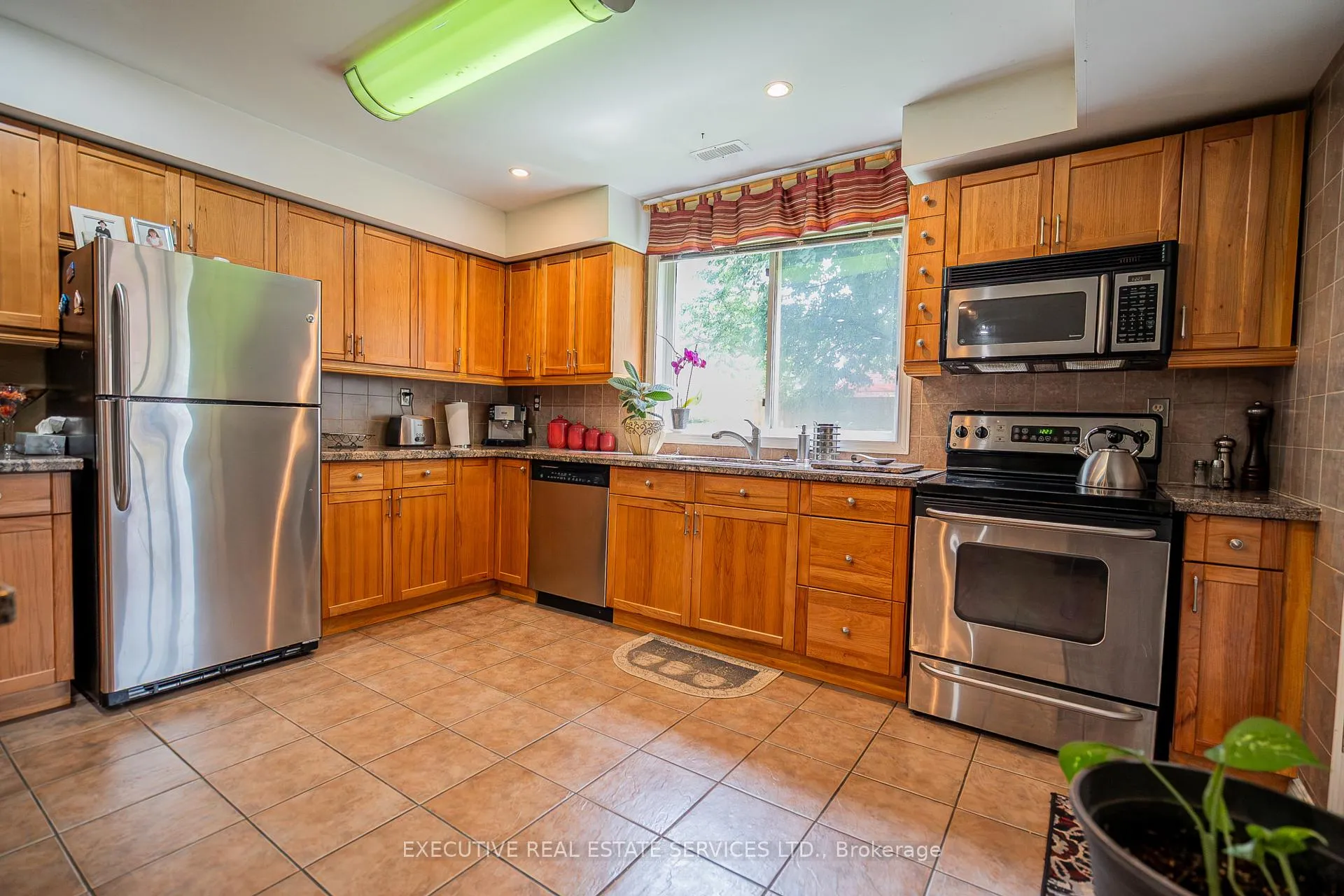 Photo 30 of 503 Conservation Drive, Brampton, Heart Lake East — HOMEH