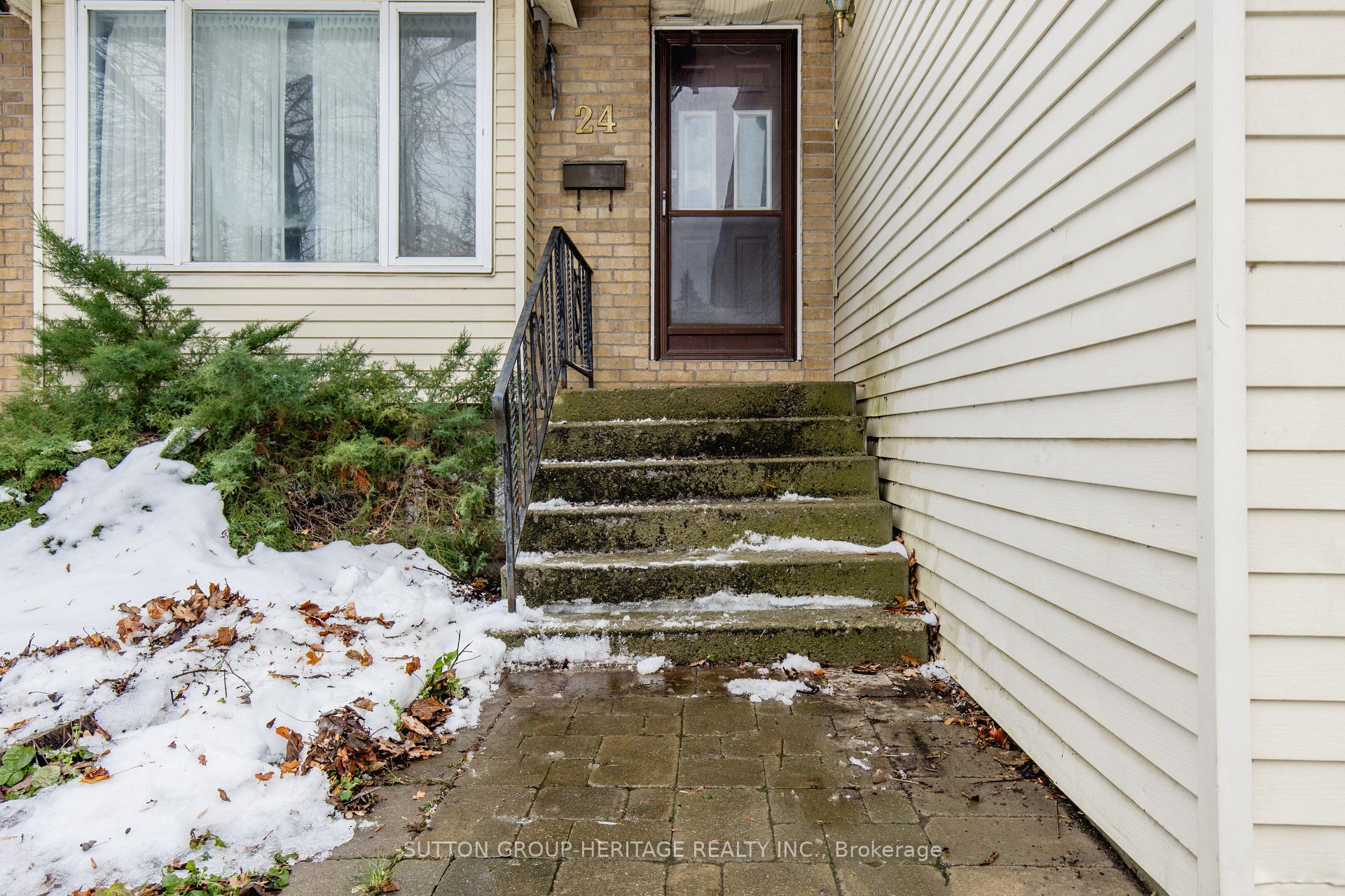 Photo 4 of 24 Dillon Drive, Collingwood — HOMEH