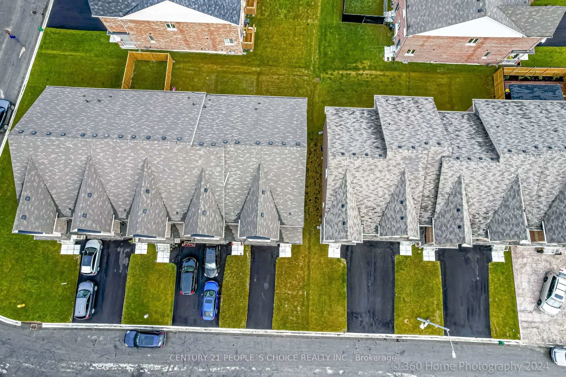 Photo 3 of 1202 Jim Brewster Circle, Oshawa, Eastdale — HOMEH