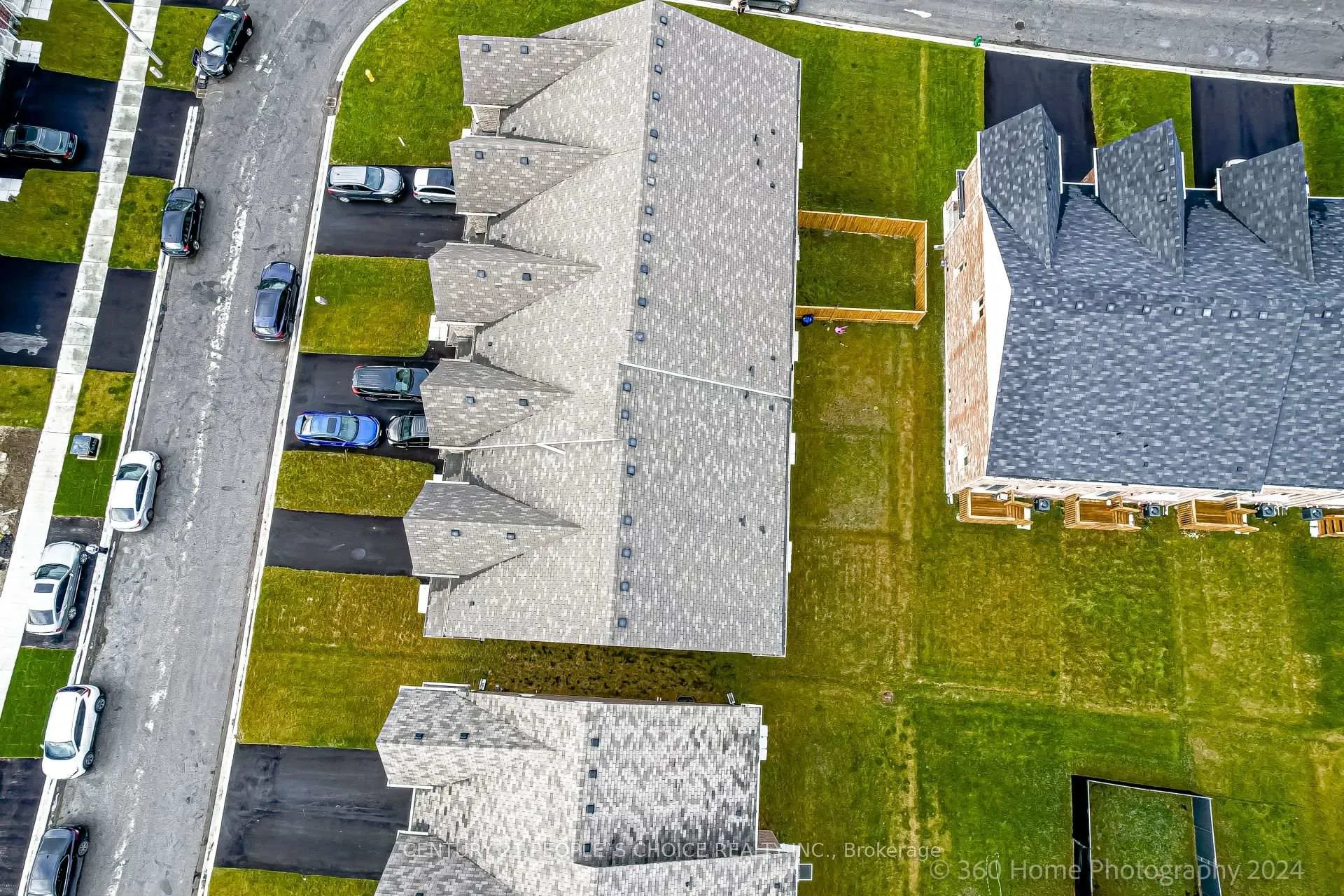 Photo 5 of 1202 Jim Brewster Circle, Oshawa, Eastdale — HOMEH