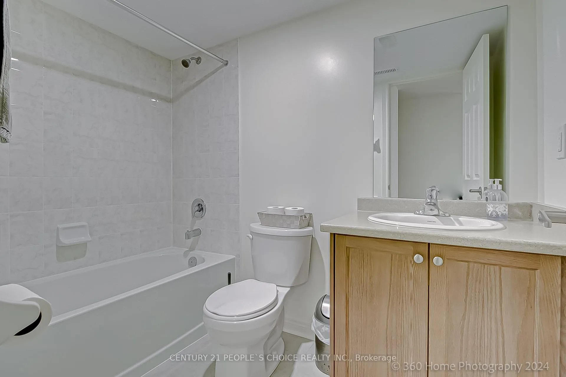 Photo 11 of 1202 Jim Brewster Circle, Oshawa, Eastdale — HOMEH