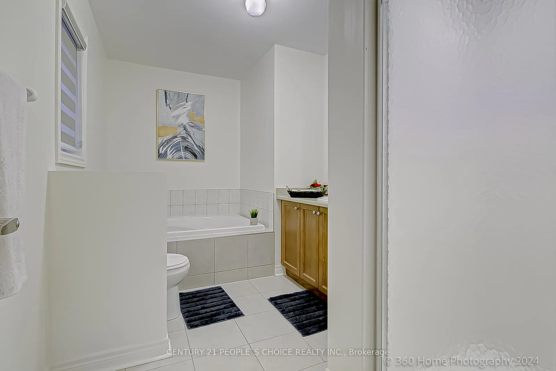 Photo 13 of 1202 Jim Brewster Circle, Oshawa, Eastdale — HOMEH