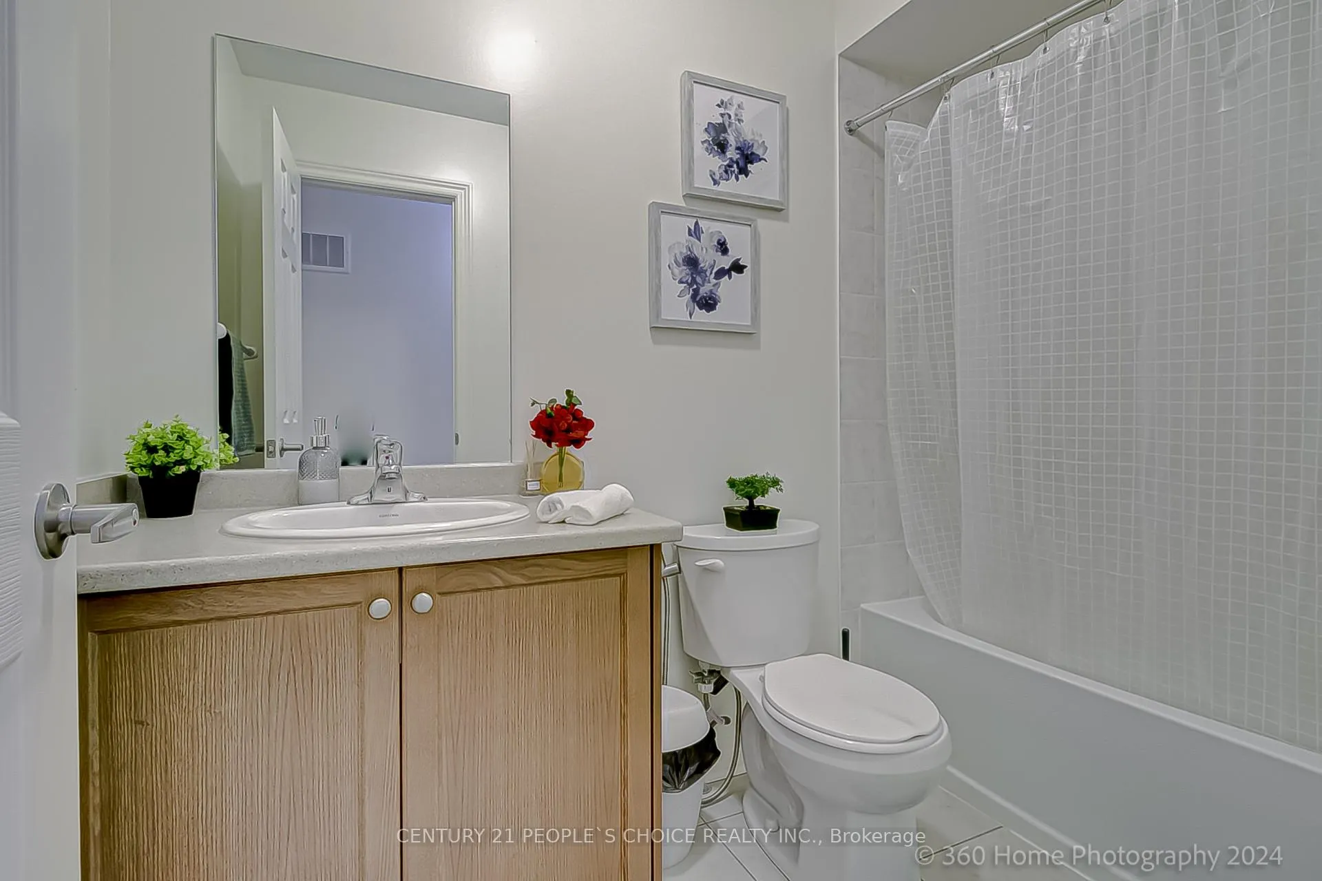 Photo 17 of 1202 Jim Brewster Circle, Oshawa, Eastdale — HOMEH