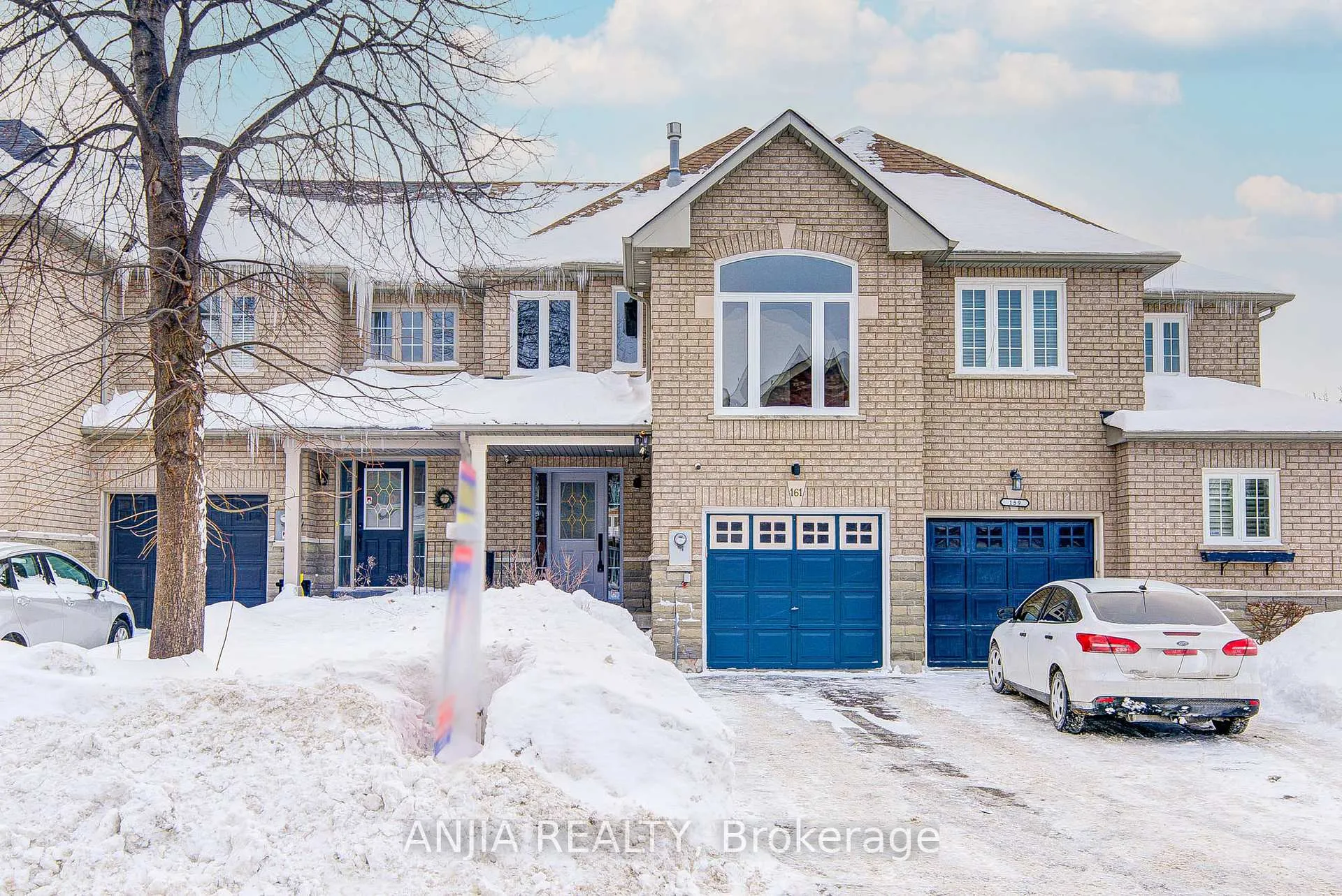 Photo 2 of 161 Trail Ridge Lane, Markham, Berczy — HOMEH