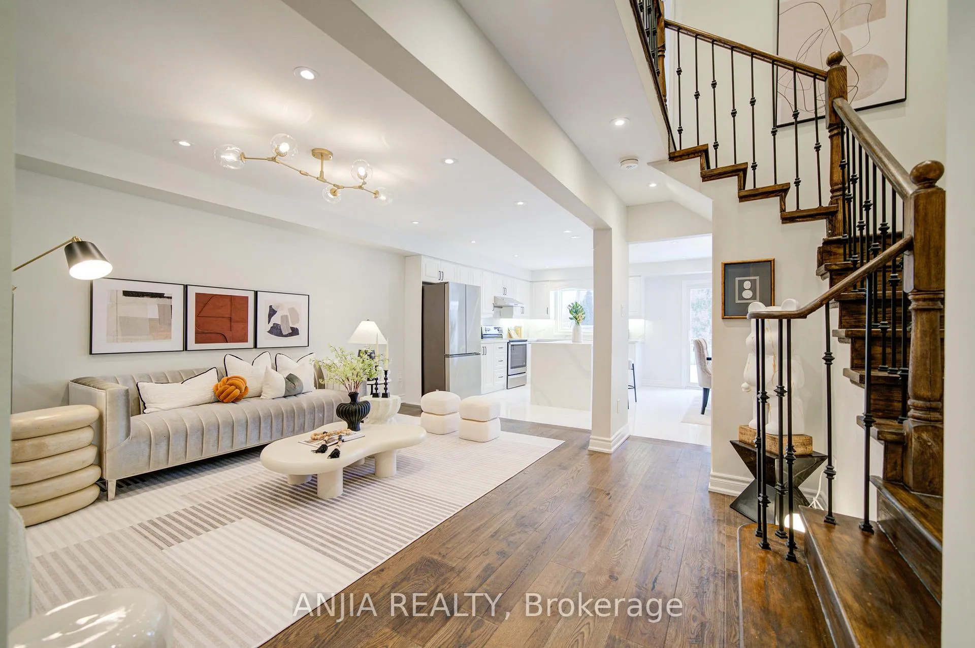Photo 5 of 161 Trail Ridge Lane, Markham, Berczy — HOMEH