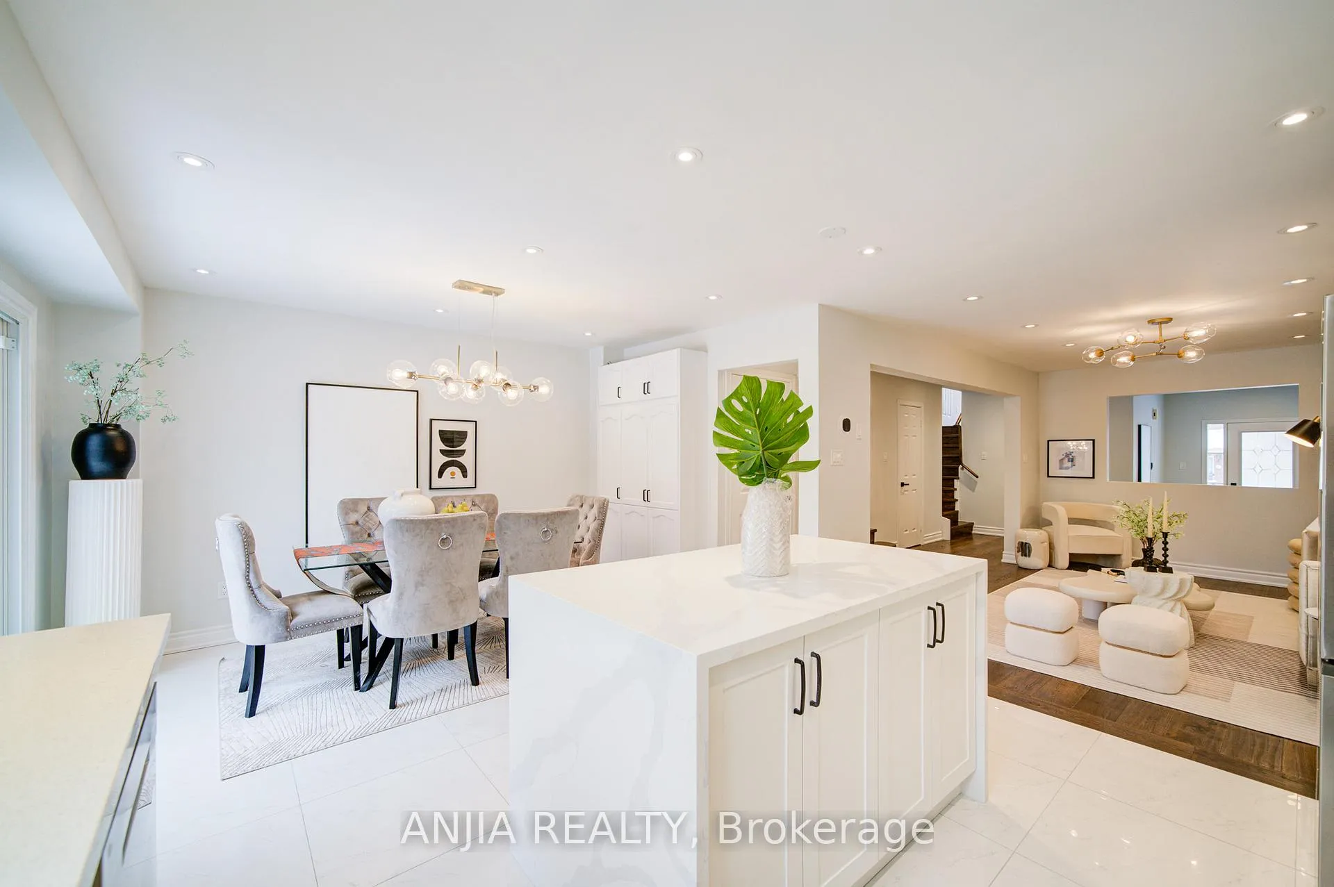 Photo 13 of 161 Trail Ridge Lane, Markham, Berczy — HOMEH
