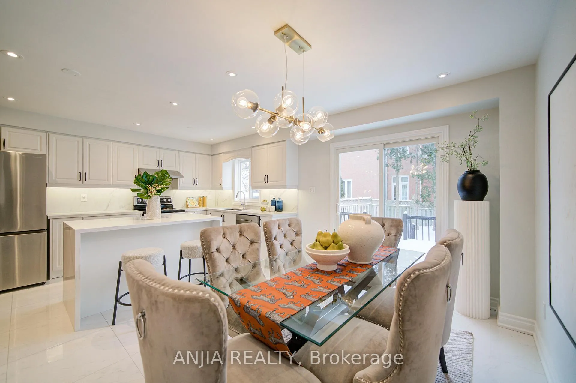 Photo 16 of 161 Trail Ridge Lane, Markham, Berczy — HOMEH