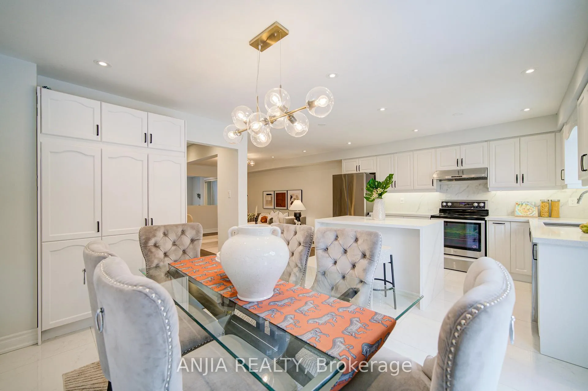 Photo 17 of 161 Trail Ridge Lane, Markham, Berczy — HOMEH