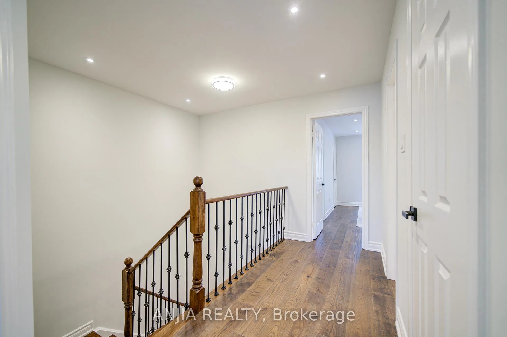 Photo 23 of 161 Trail Ridge Lane, Markham, Berczy — HOMEH
