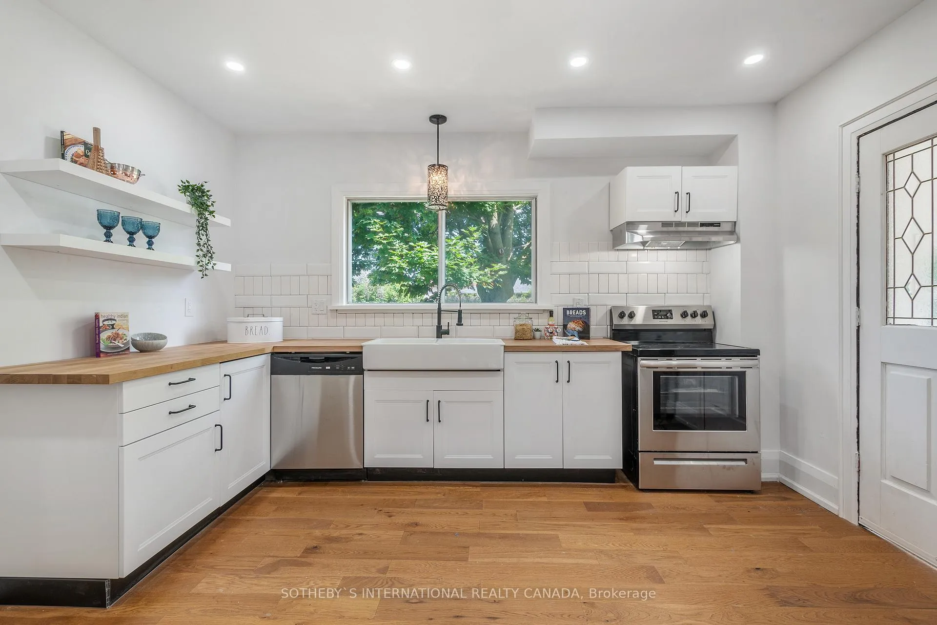 Photo 8 of 111 Harmony Road S, Oshawa, Donevan — HOMEH