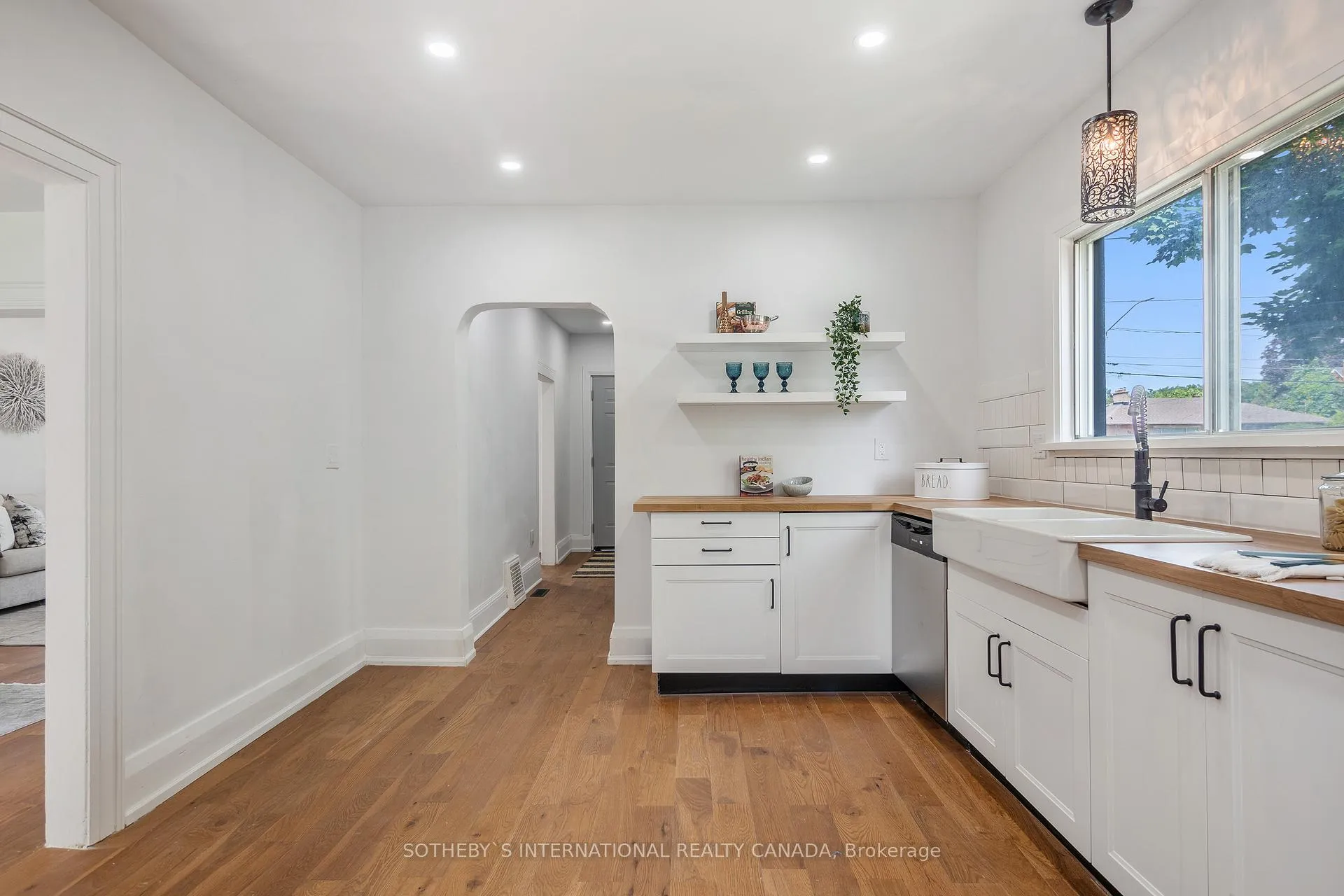 Photo 9 of 111 Harmony Road S, Oshawa, Donevan — HOMEH