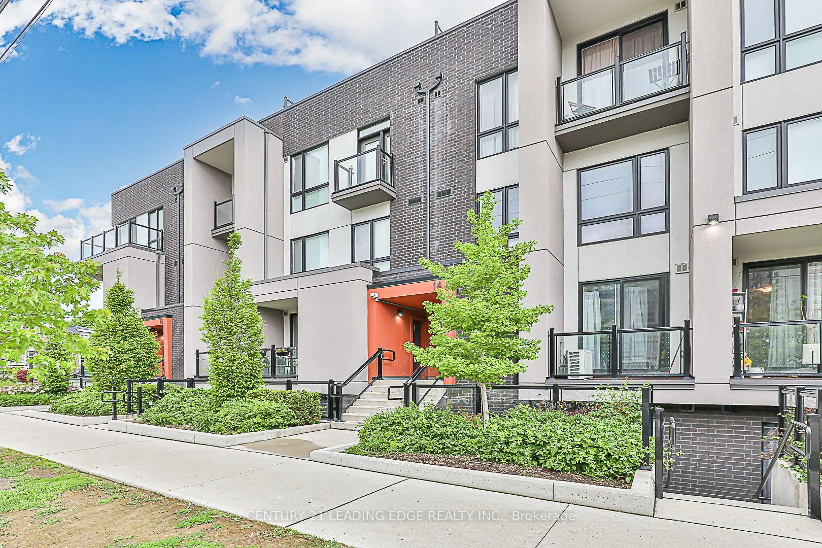 Front of Unit 10, 14 Marquette Avenue