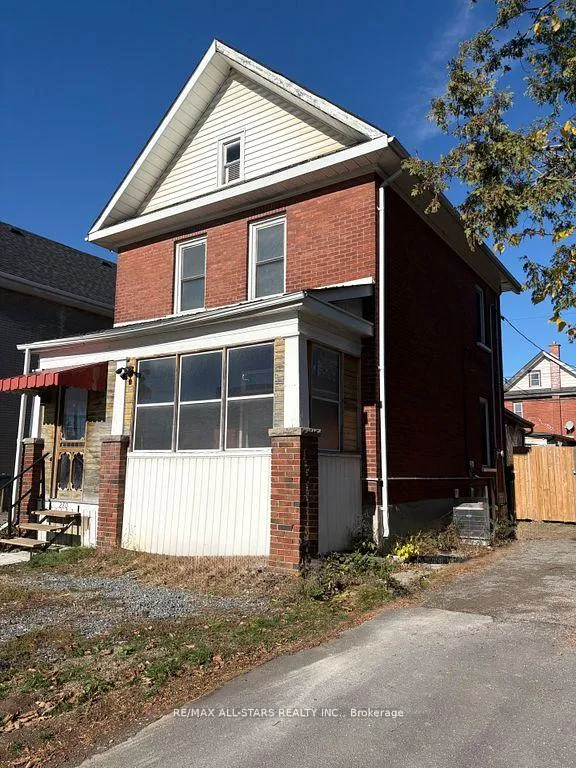 Photo 3 of 280 Lansdowne Street W, Peterborough, Ashburnham Ward 4 — HOMEH