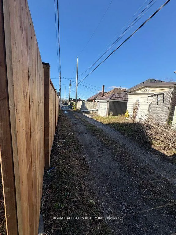 Photo 39 of 280 Lansdowne Street W, Peterborough, Ashburnham Ward 4 — HOMEH