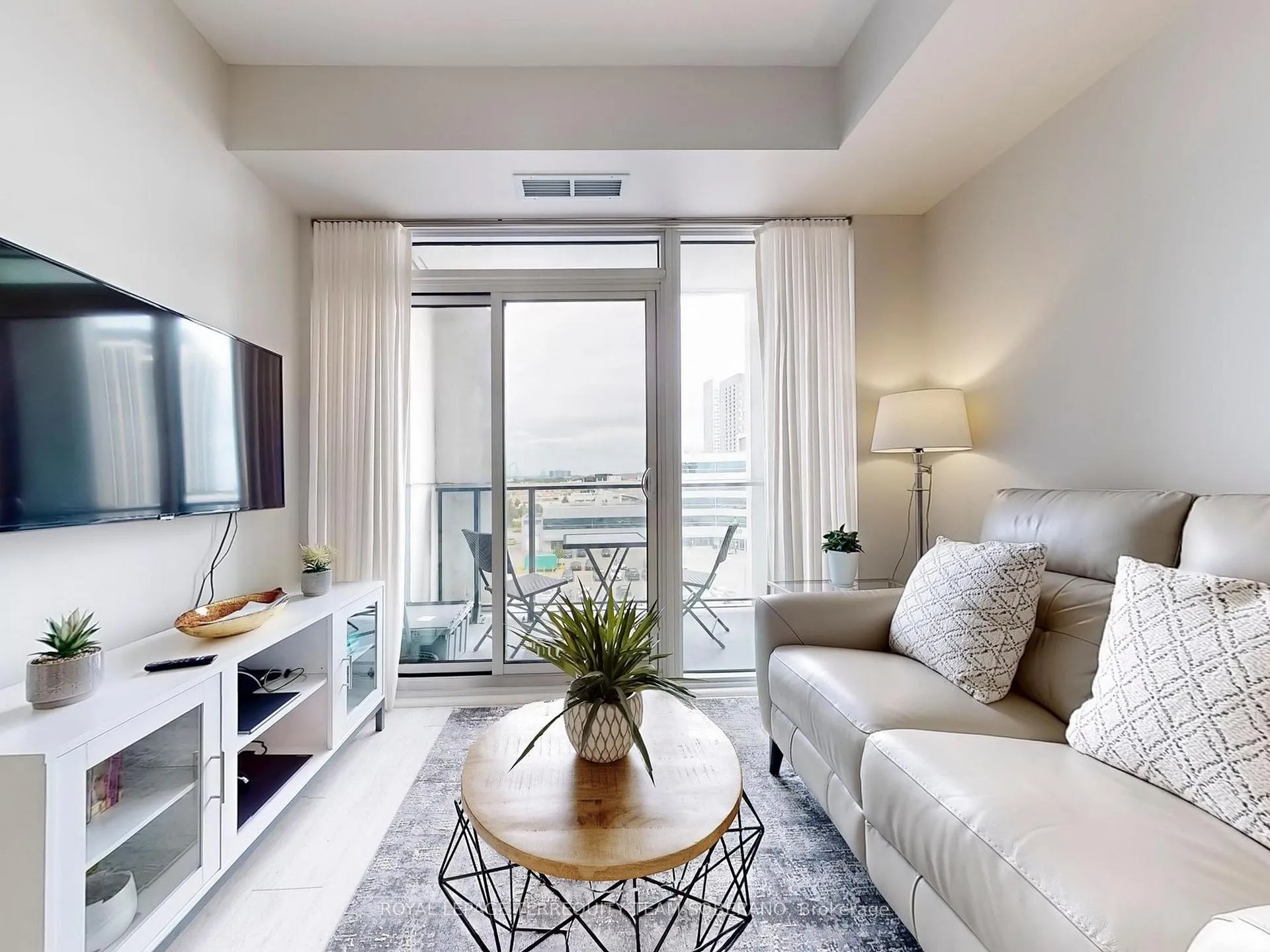 Photo 8 of Unit 529, 9000 Jane Street, Vaughan, Vellore Village — HOMEH