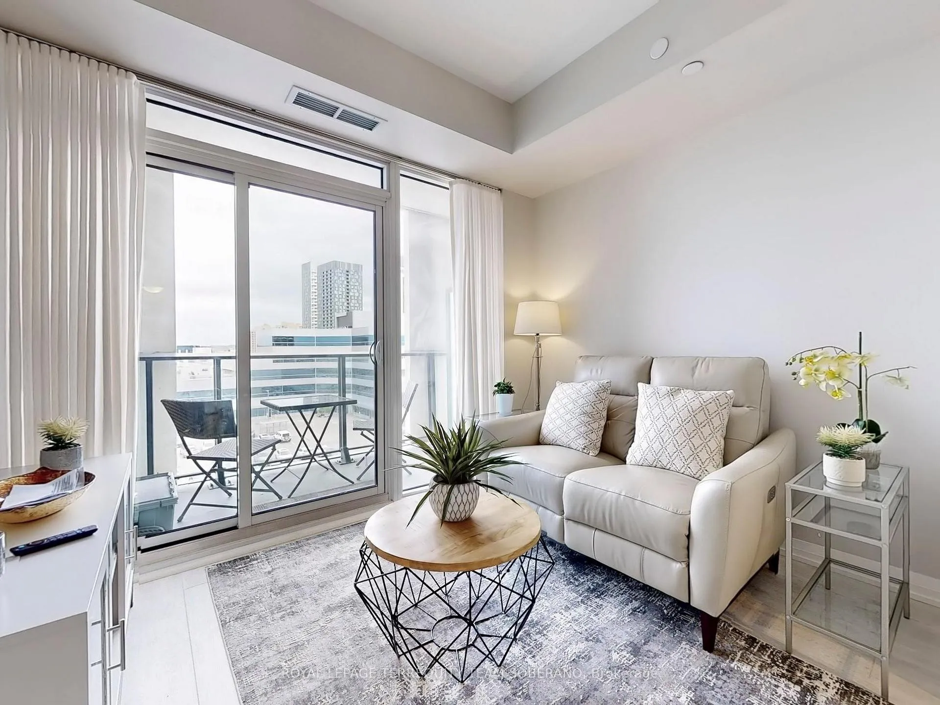 Photo 9 of Unit 529, 9000 Jane Street, Vaughan, Vellore Village — HOMEH
