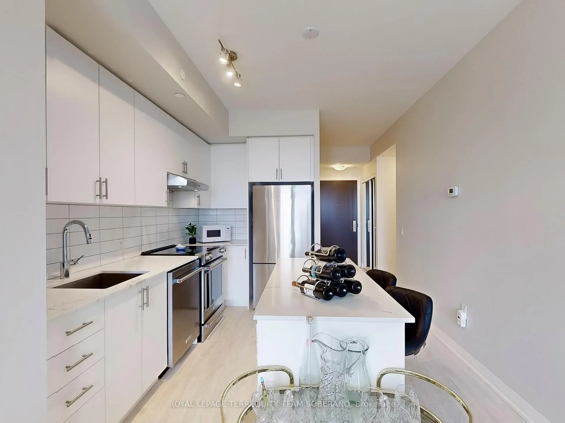 Photo 14 of Unit 529, 9000 Jane Street, Vaughan, Vellore Village — HOMEH