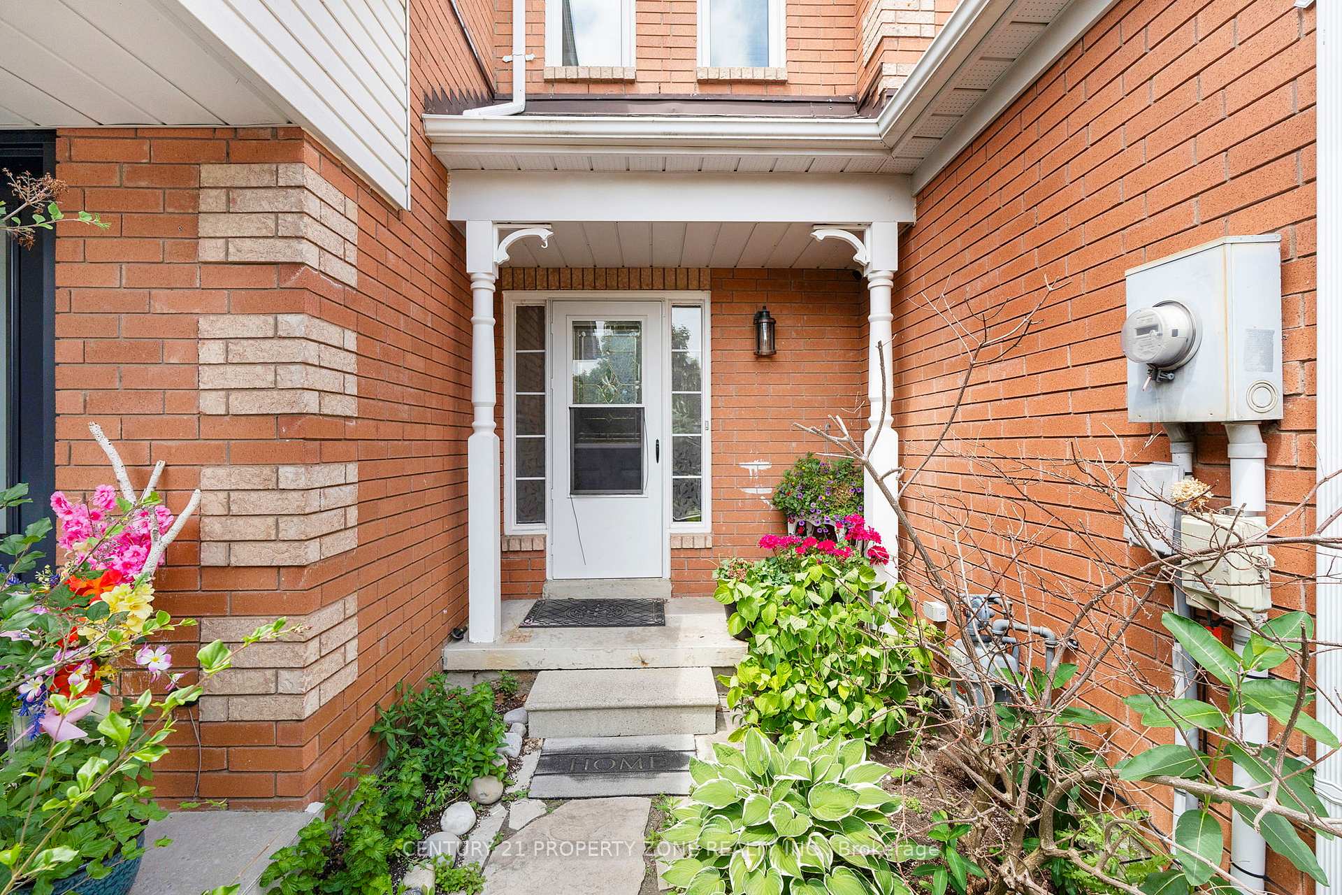 Photo 2 of 50 Wilkins Crescent, Clarington, Courtice — HOMEH