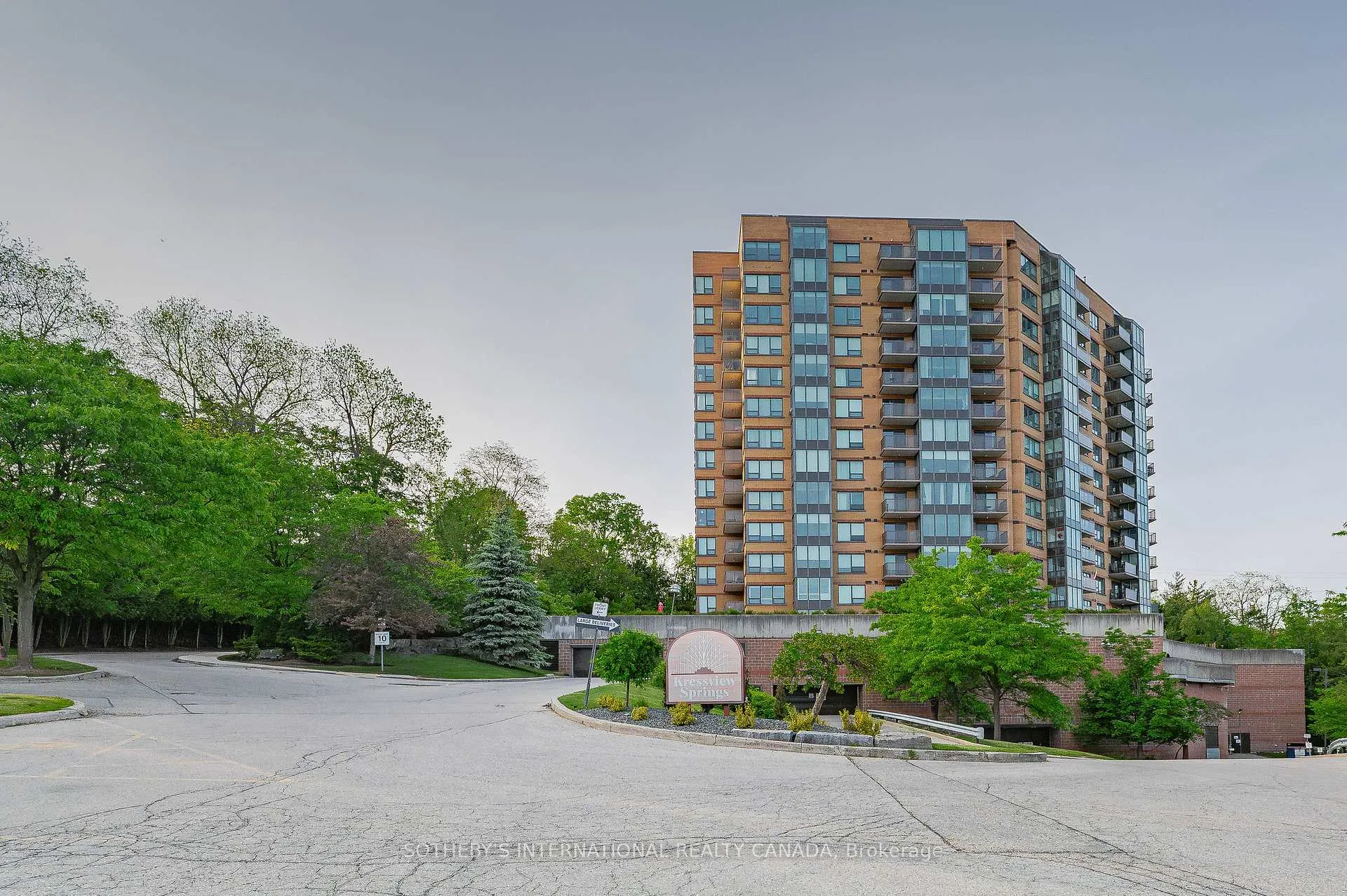 Photo 2 of Unit 1003, 237 King Street W, Cambridge — HOMEH