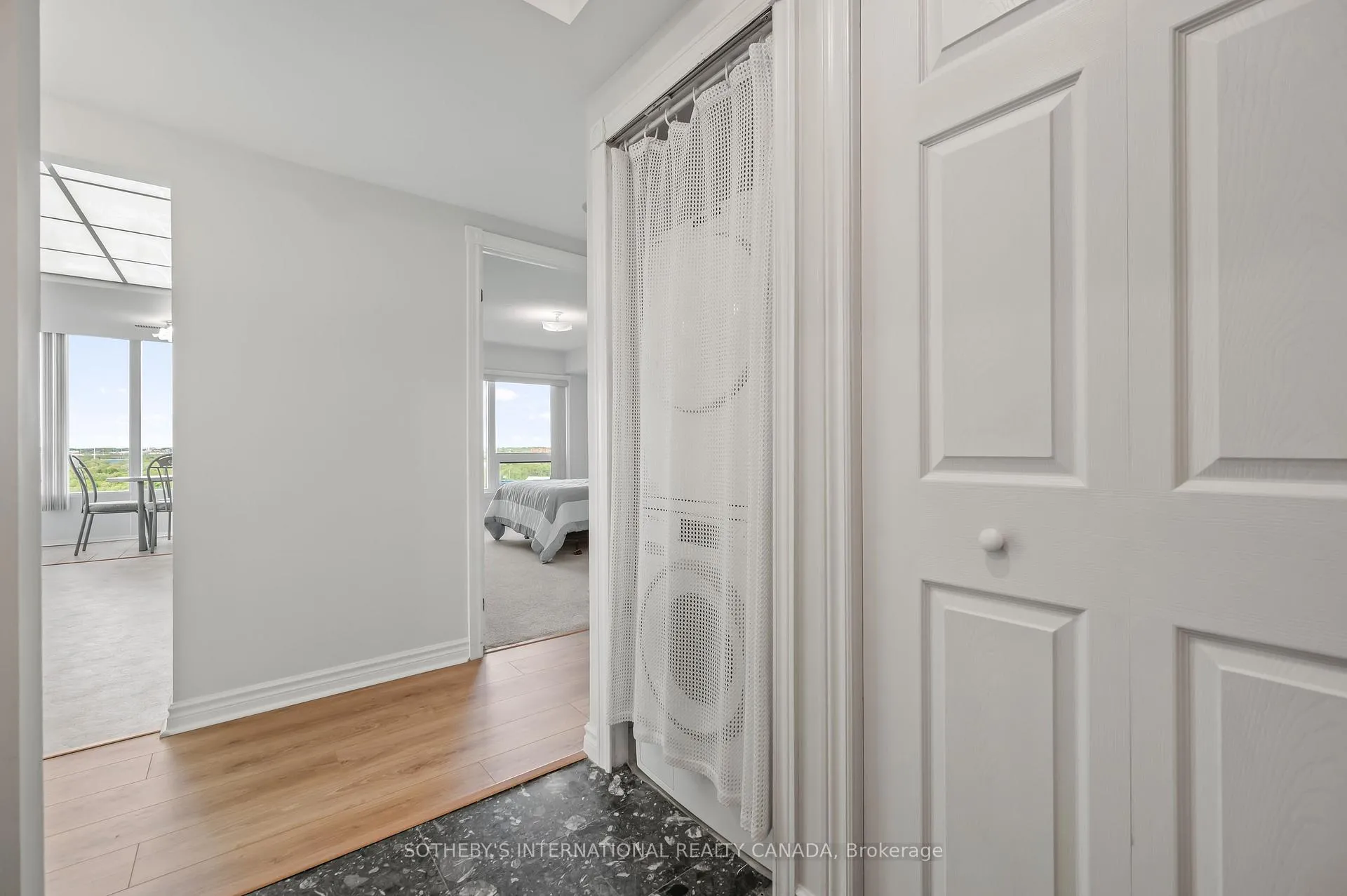 Photo 14 of Unit 1003, 237 King Street W, Cambridge — HOMEH