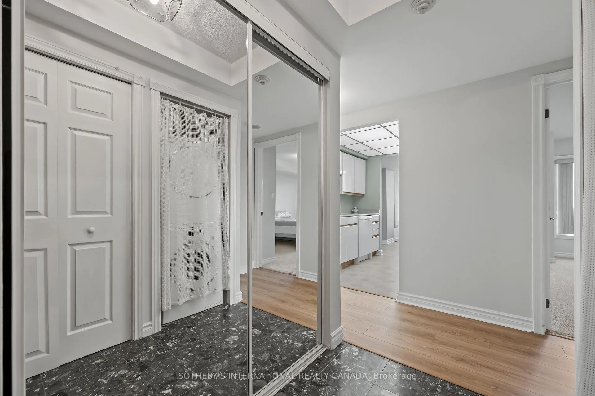 Photo 15 of Unit 1003, 237 King Street W, Cambridge — HOMEH