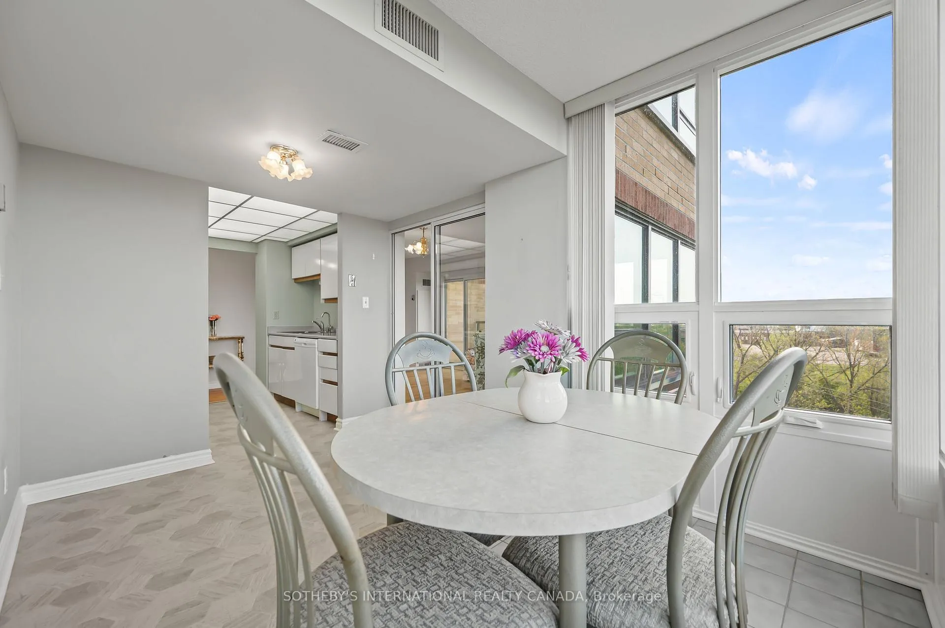 Photo 25 of Unit 1003, 237 King Street W, Cambridge — HOMEH