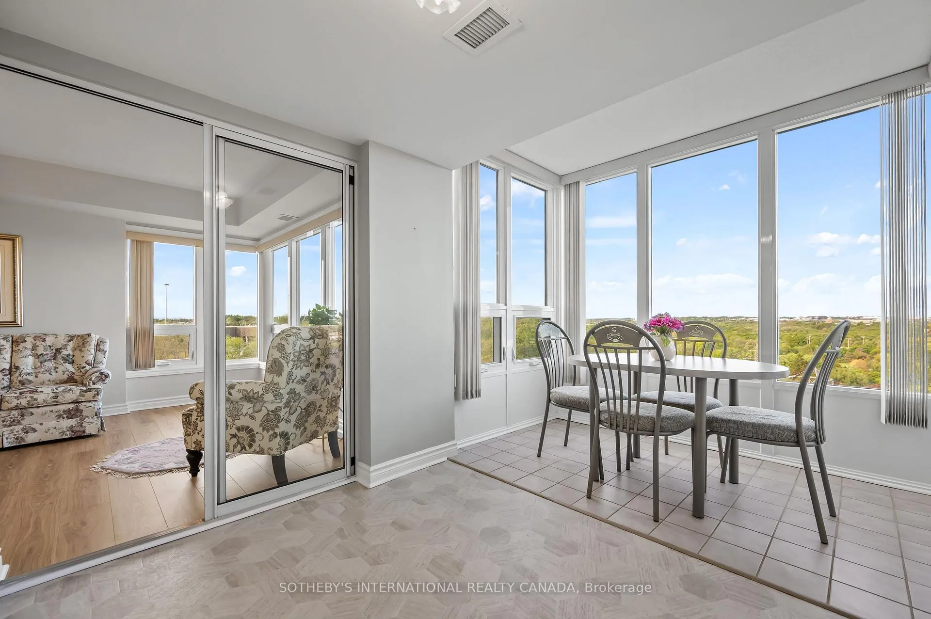 Photo 26 of Unit 1003, 237 King Street W, Cambridge — HOMEH