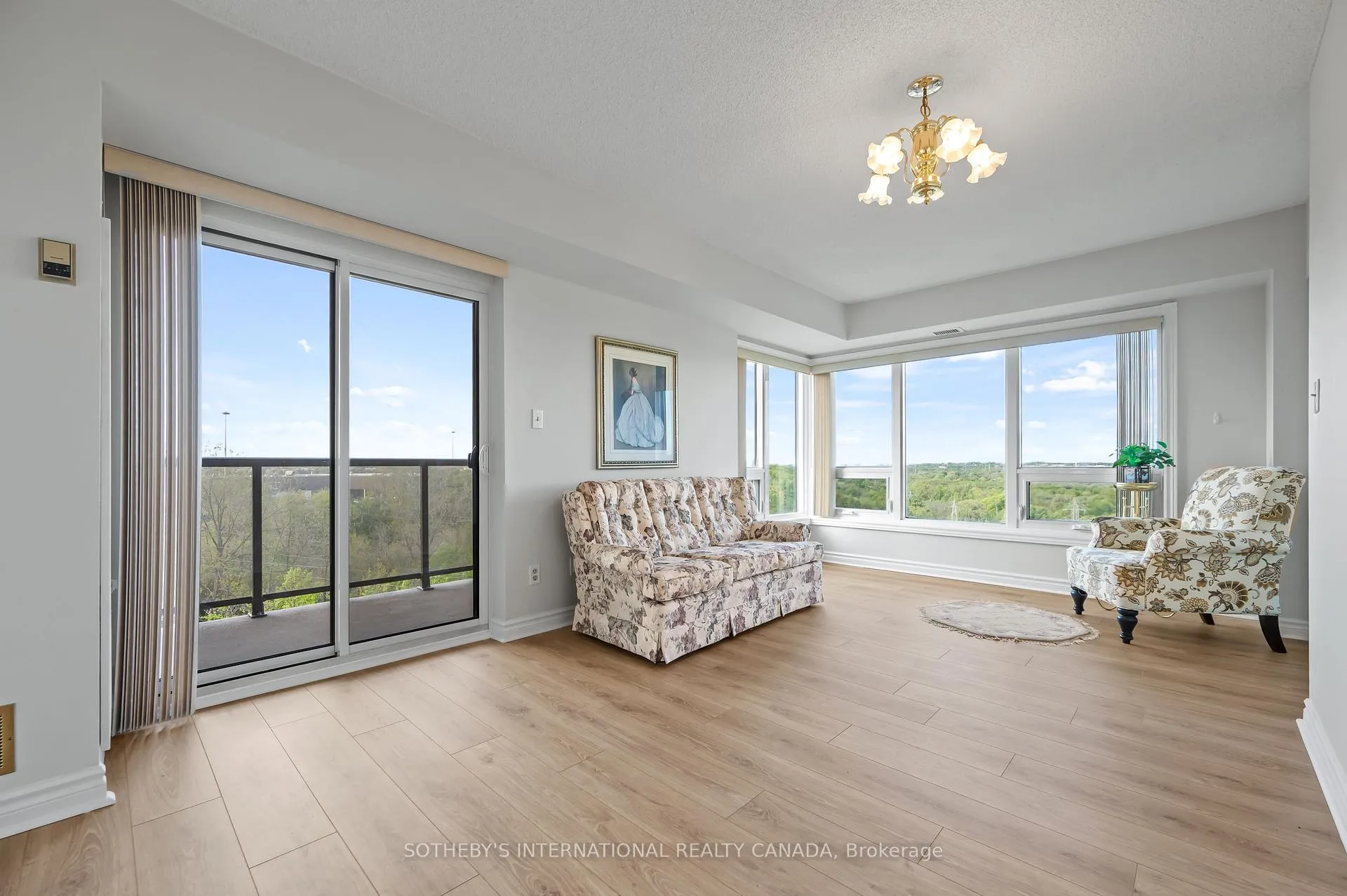 Photo 28 of Unit 1003, 237 King Street W, Cambridge — HOMEH