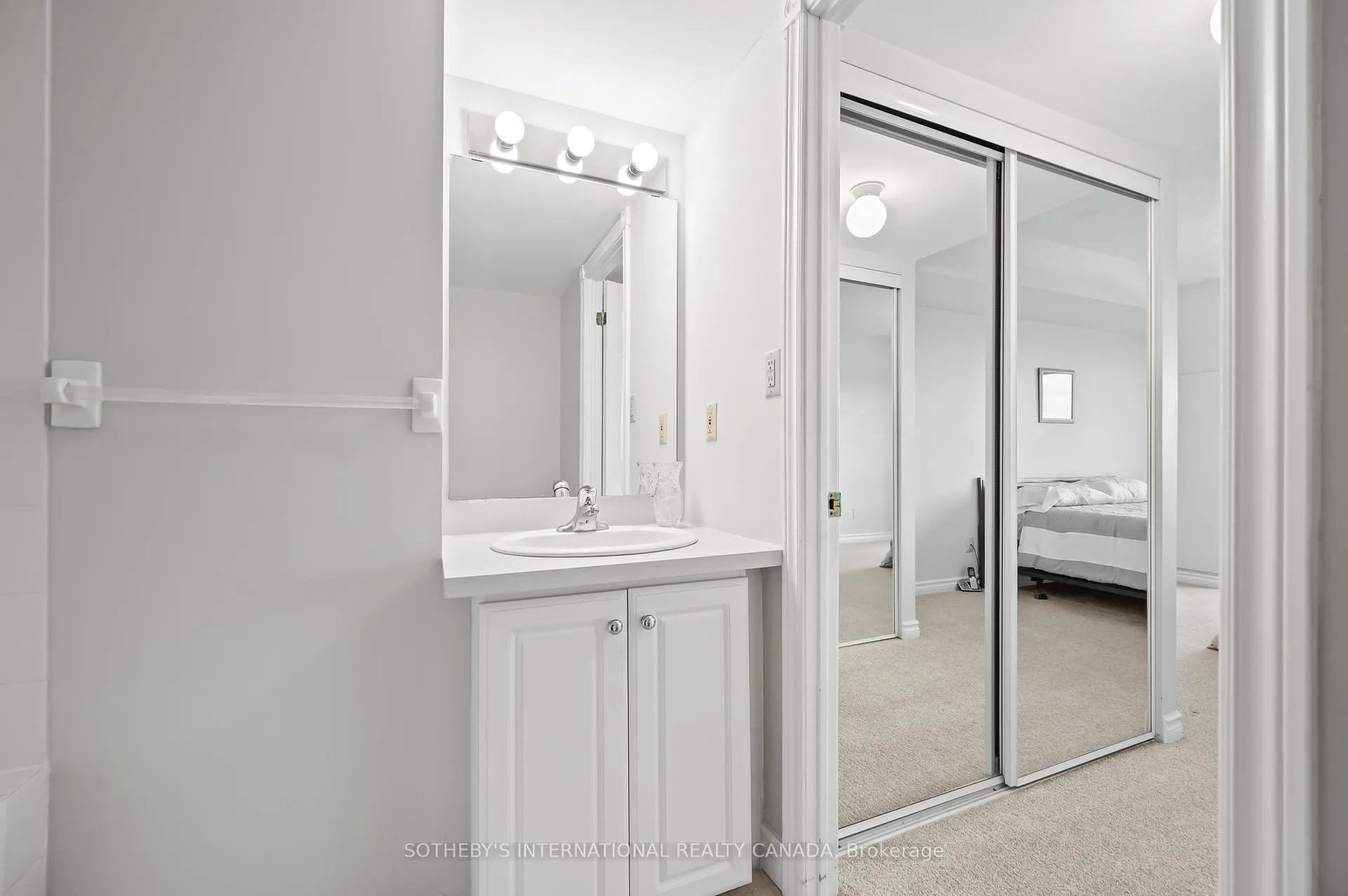 Photo 34 of Unit 1003, 237 King Street W, Cambridge — HOMEH