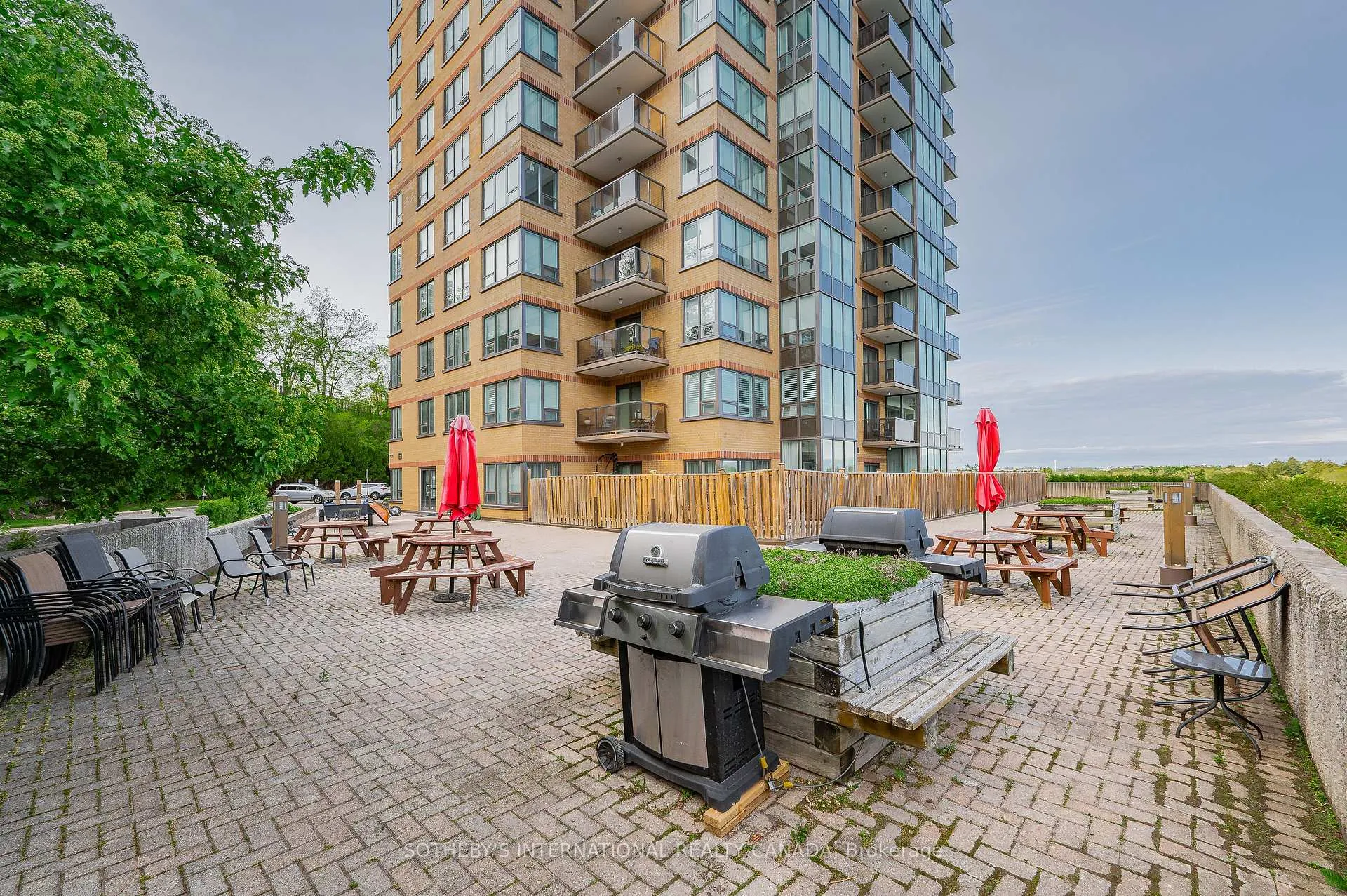 Photo 50 of Unit 1003, 237 King Street W, Cambridge — HOMEH