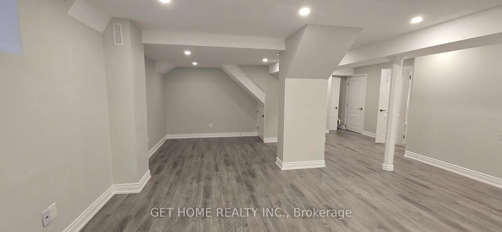 Photo 4 of Unit #BSMT, 17 Mistyglen Crescent, Brampton, Credit Valley — HOMEH