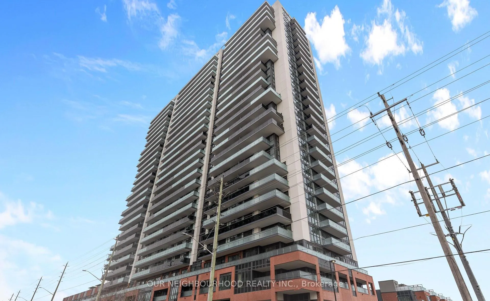 Front of Unit 1116, 2545 Simcoe Street N