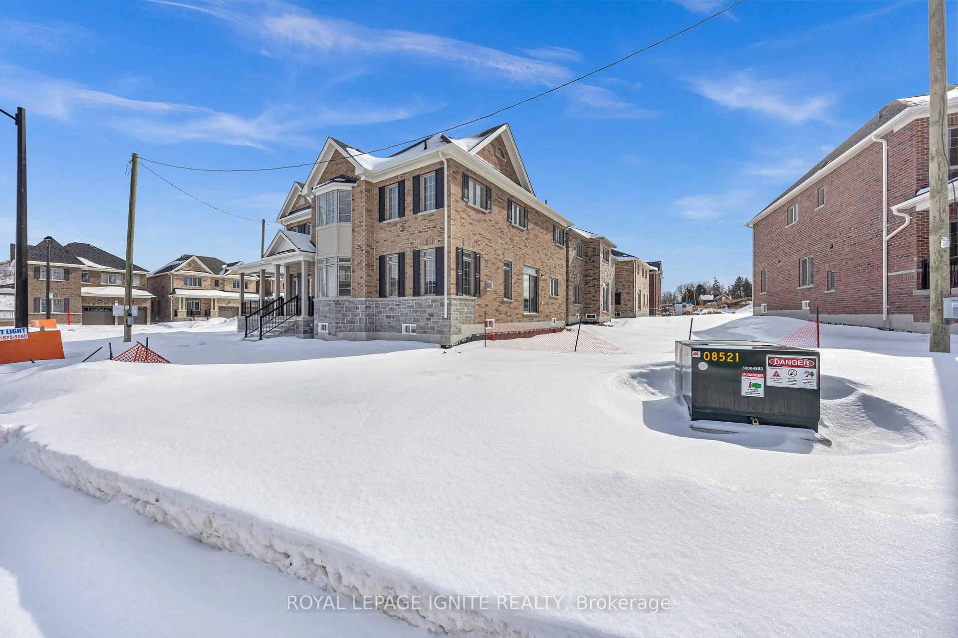 Photo 2 of 128 Robin Trail, Scugog, Port Perry — HOMEH