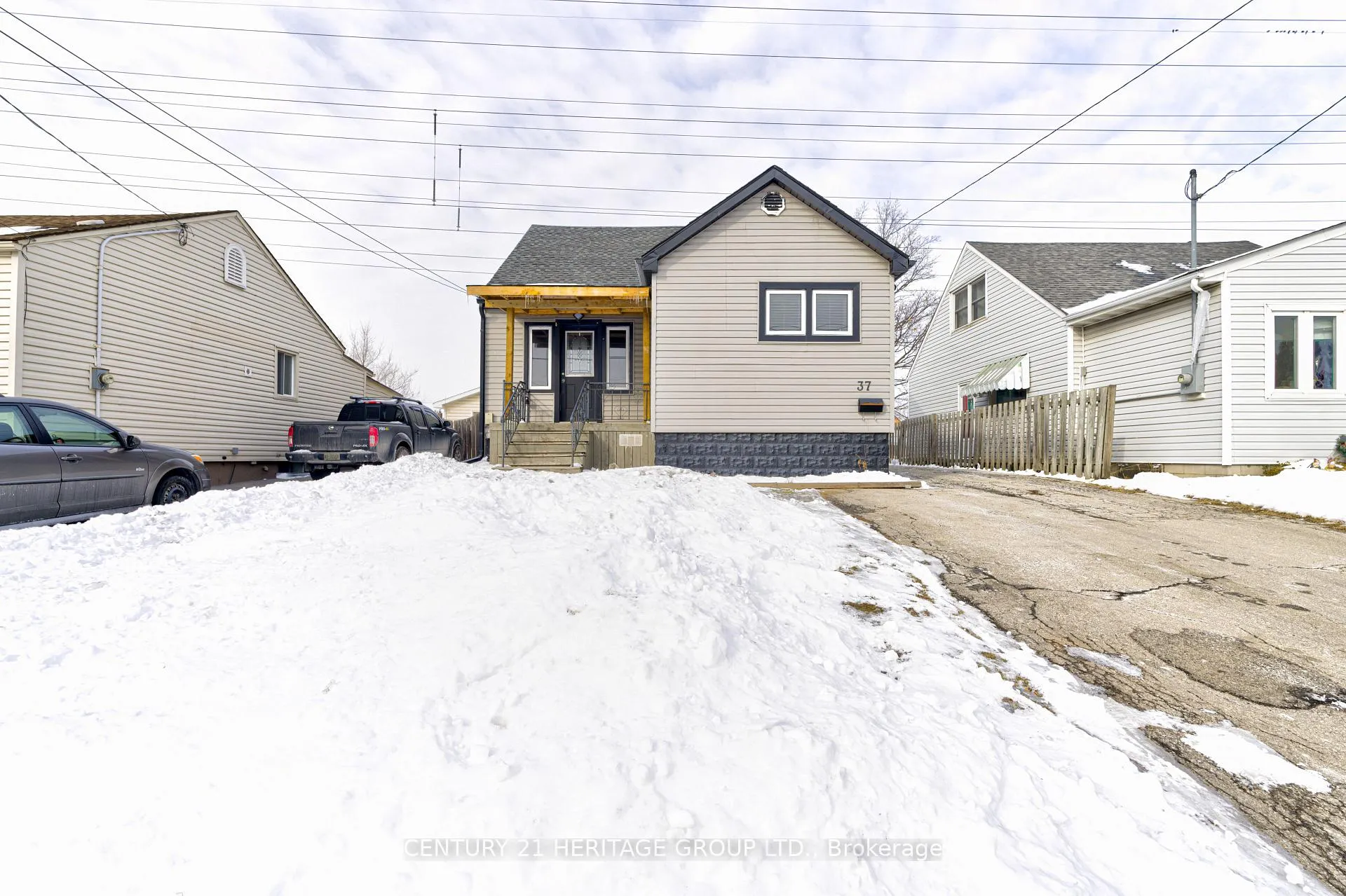 Photo 2 of 37 Selkirk Avenue, Hamilton, Normanhurst — HOMEH