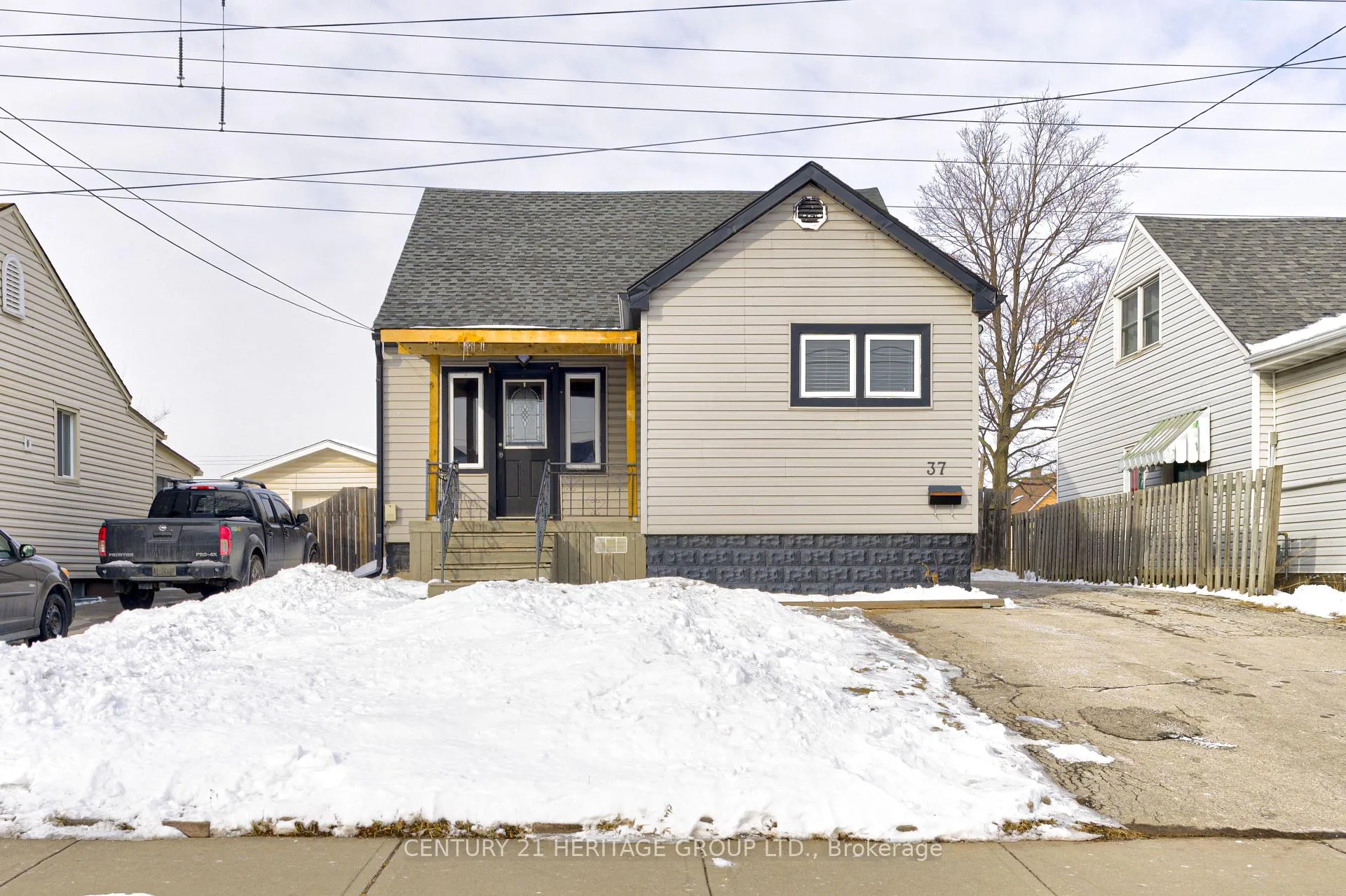 Photo 3 of 37 Selkirk Avenue, Hamilton, Normanhurst — HOMEH