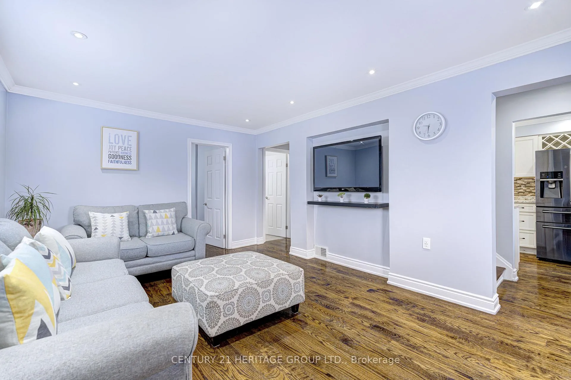 Photo 10 of 37 Selkirk Avenue, Hamilton, Normanhurst — HOMEH