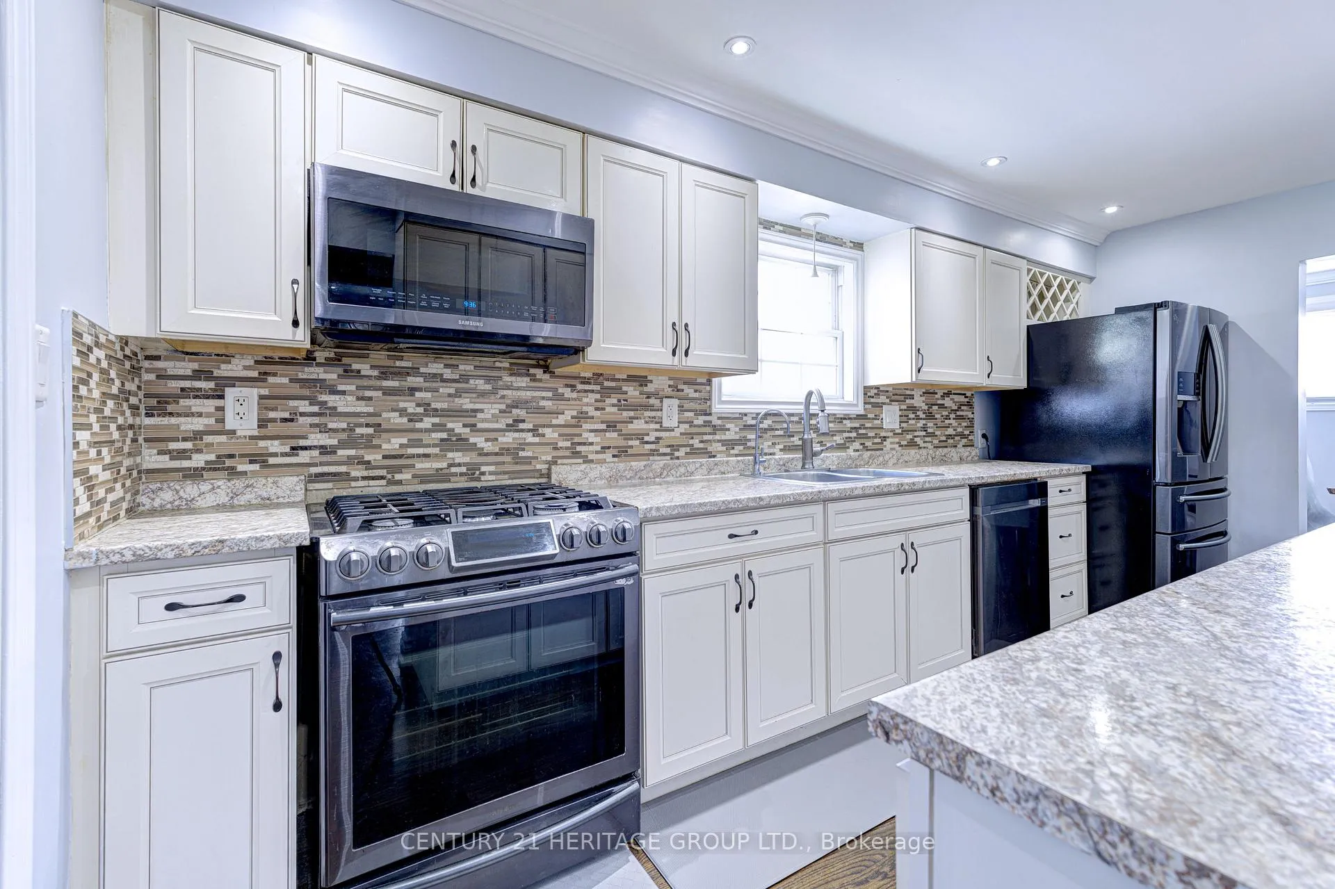 Photo 14 of 37 Selkirk Avenue, Hamilton, Normanhurst — HOMEH