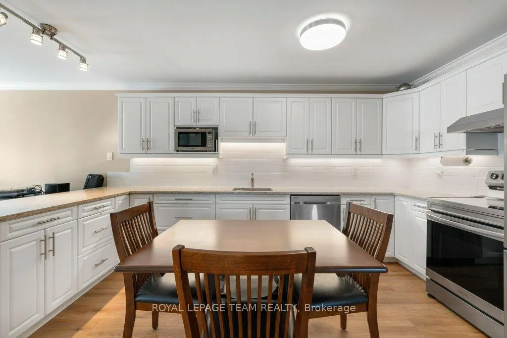 Photo 7 of 621 St Lawrence Street, Prescott — HOMEH