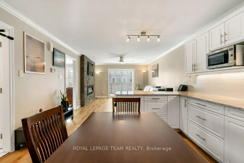 Photo 10 of 621 St Lawrence Street, Prescott — HOMEH