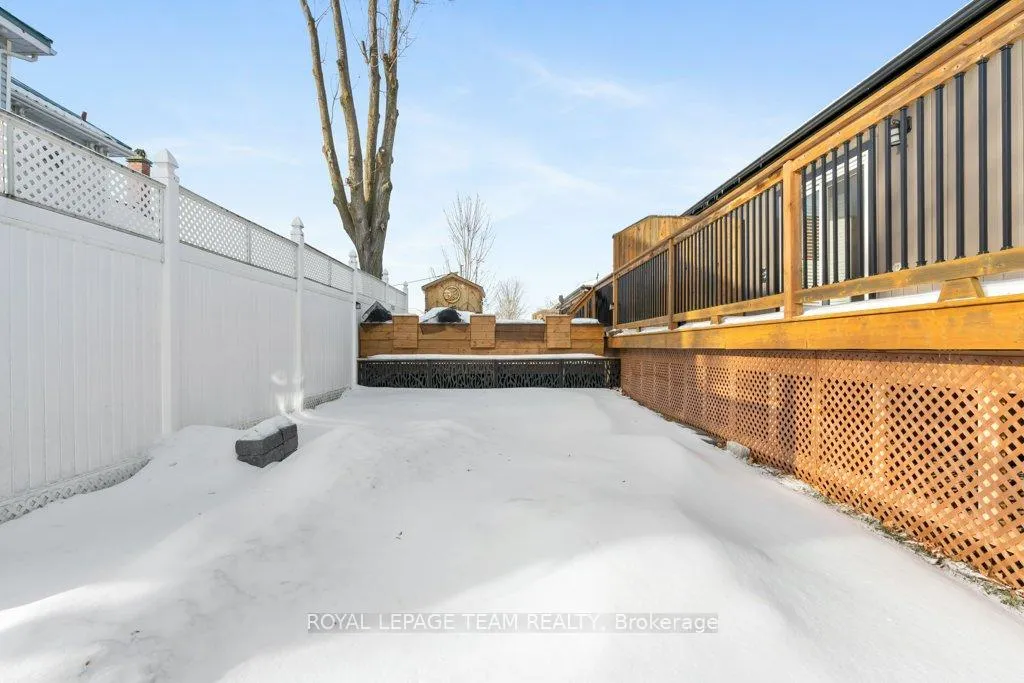 Photo 33 of 621 St Lawrence Street, Prescott — HOMEH