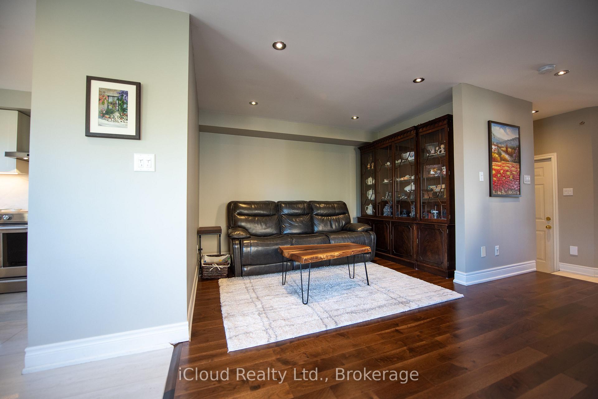 Photo 9 of 24 Aida Court, Caledon, Bolton West — HOMEH
