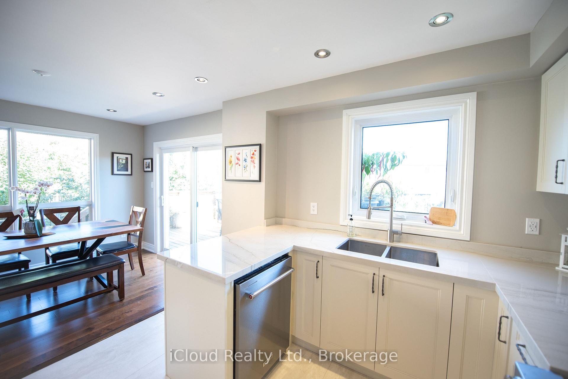Photo 11 of 24 Aida Court, Caledon, Bolton West — HOMEH